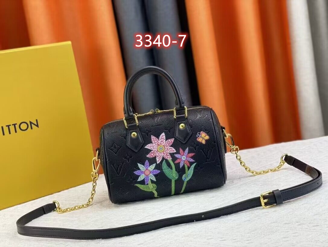 60  L  V BAG gallery