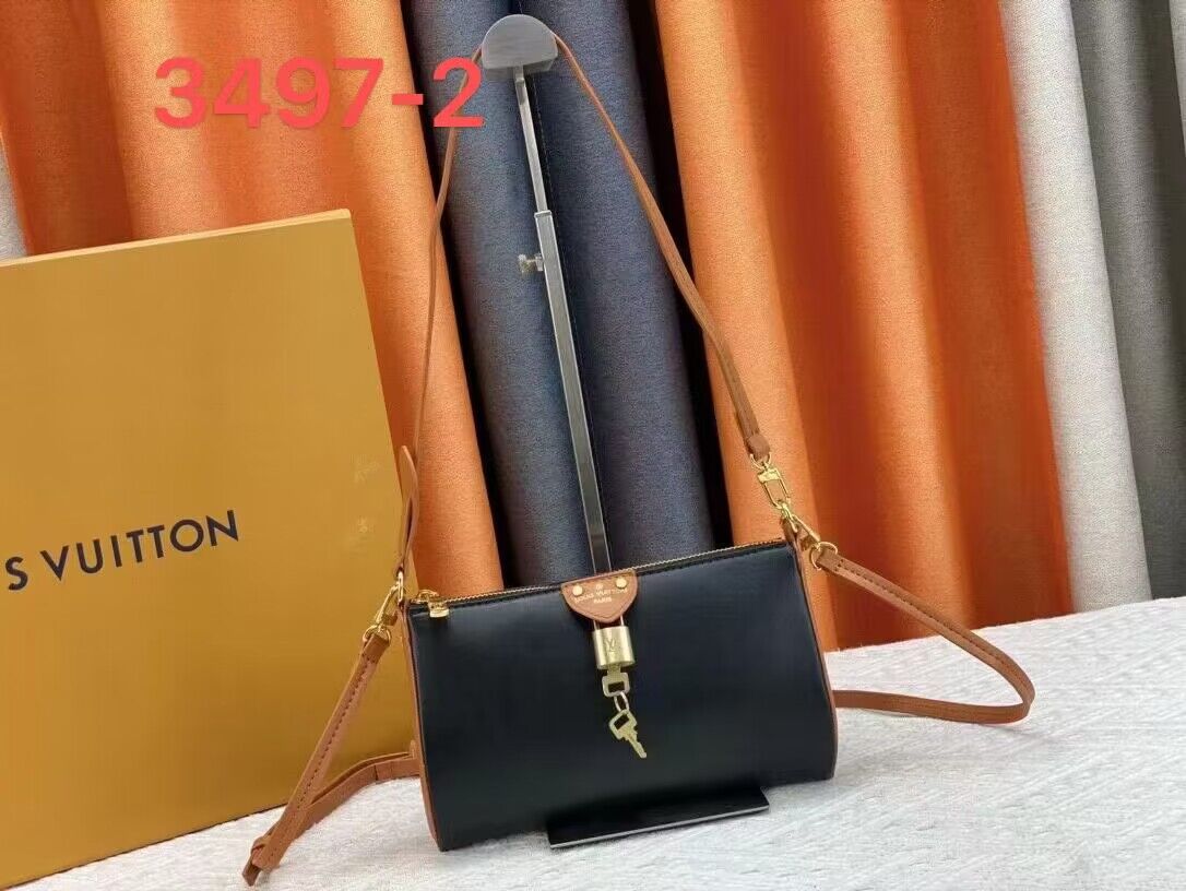 65 L  V  BAG gallery