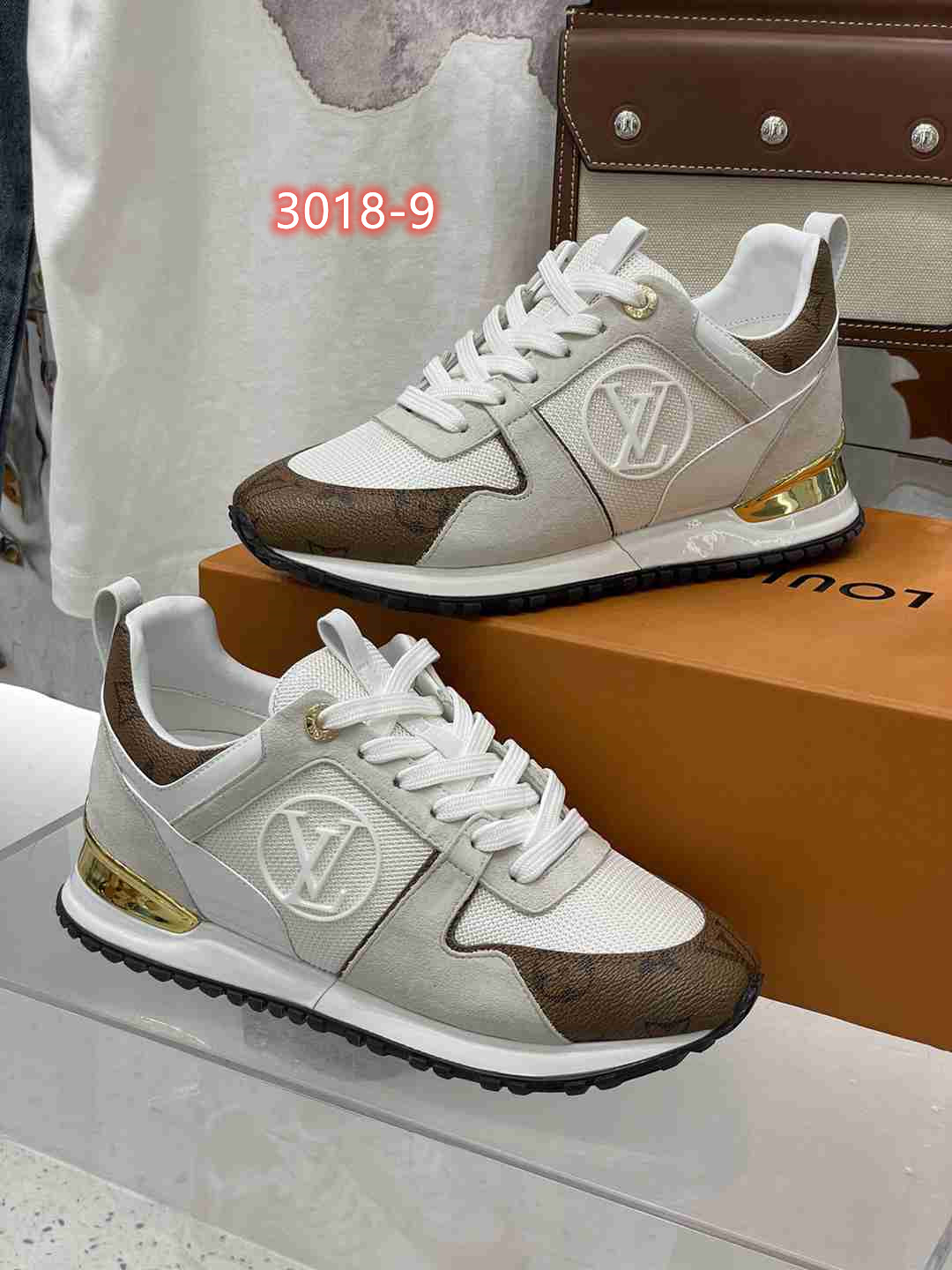 70  L  V  SHOES 35-44 gallery