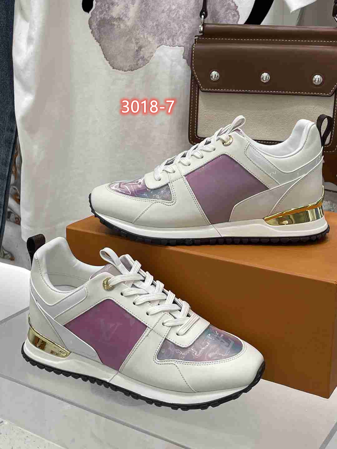 70  L  V  SHOES 35-44 gallery