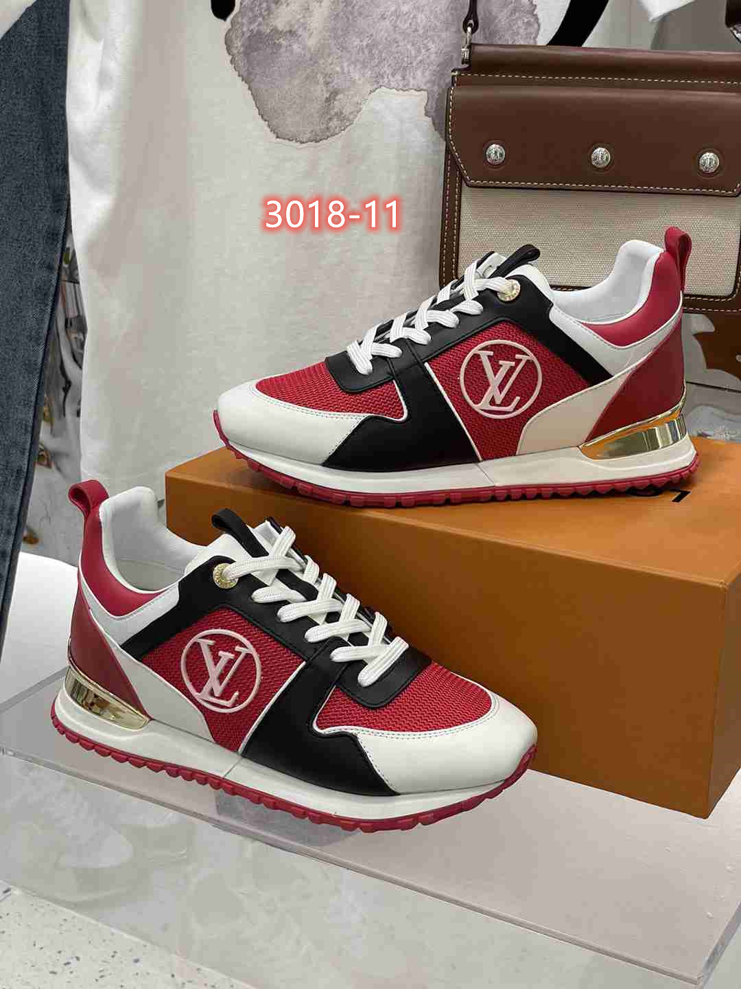 70  L  V  SHOES 35-44 gallery