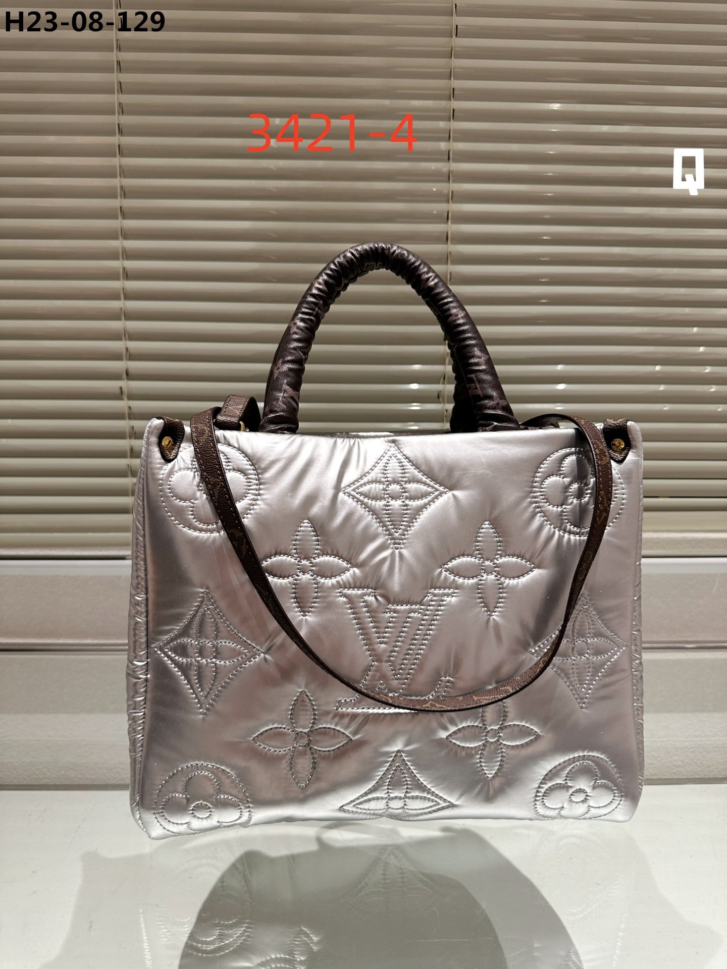70  L  V BAG gallery