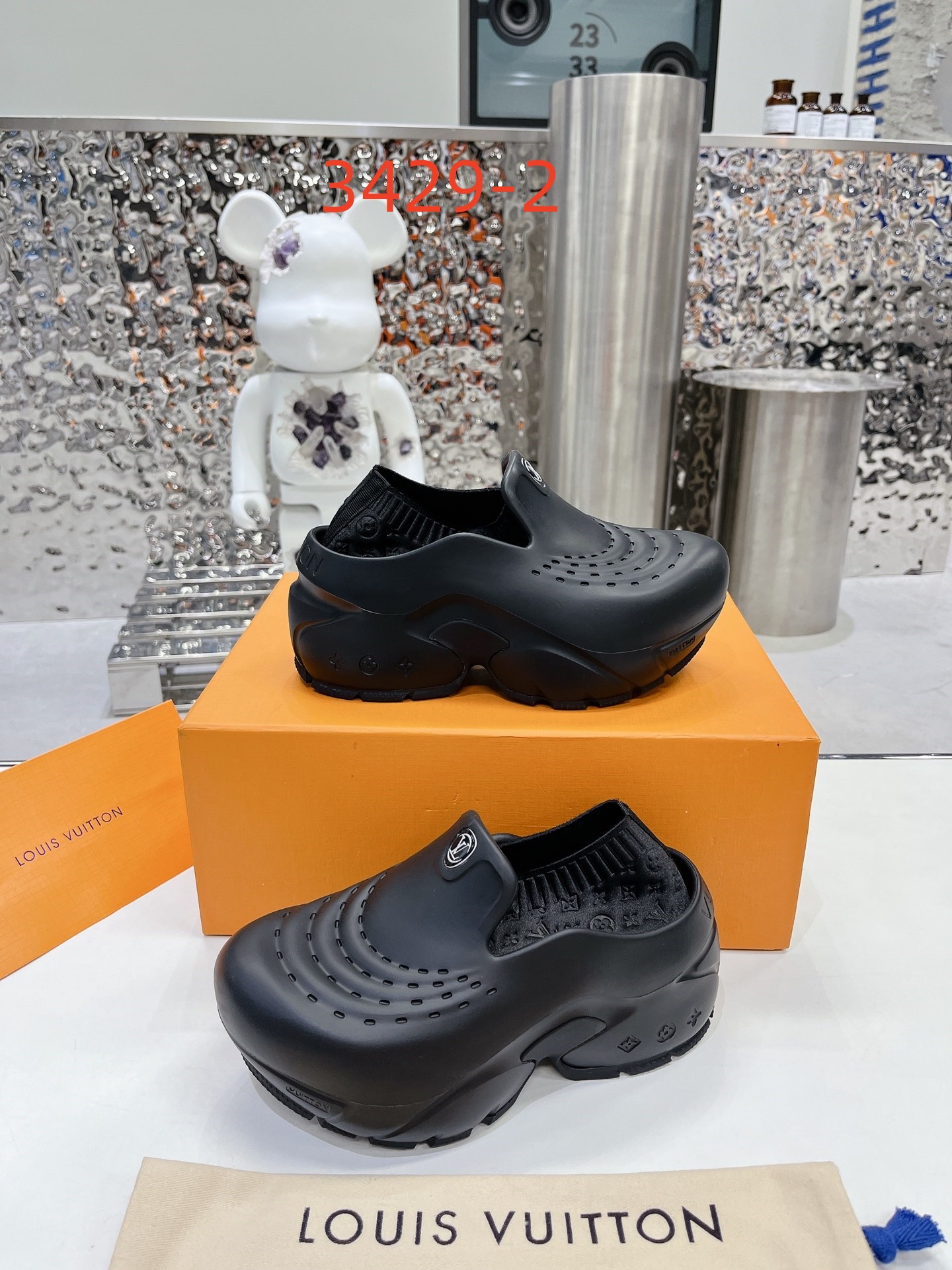 80  L V SHOES 35-44 gallery
