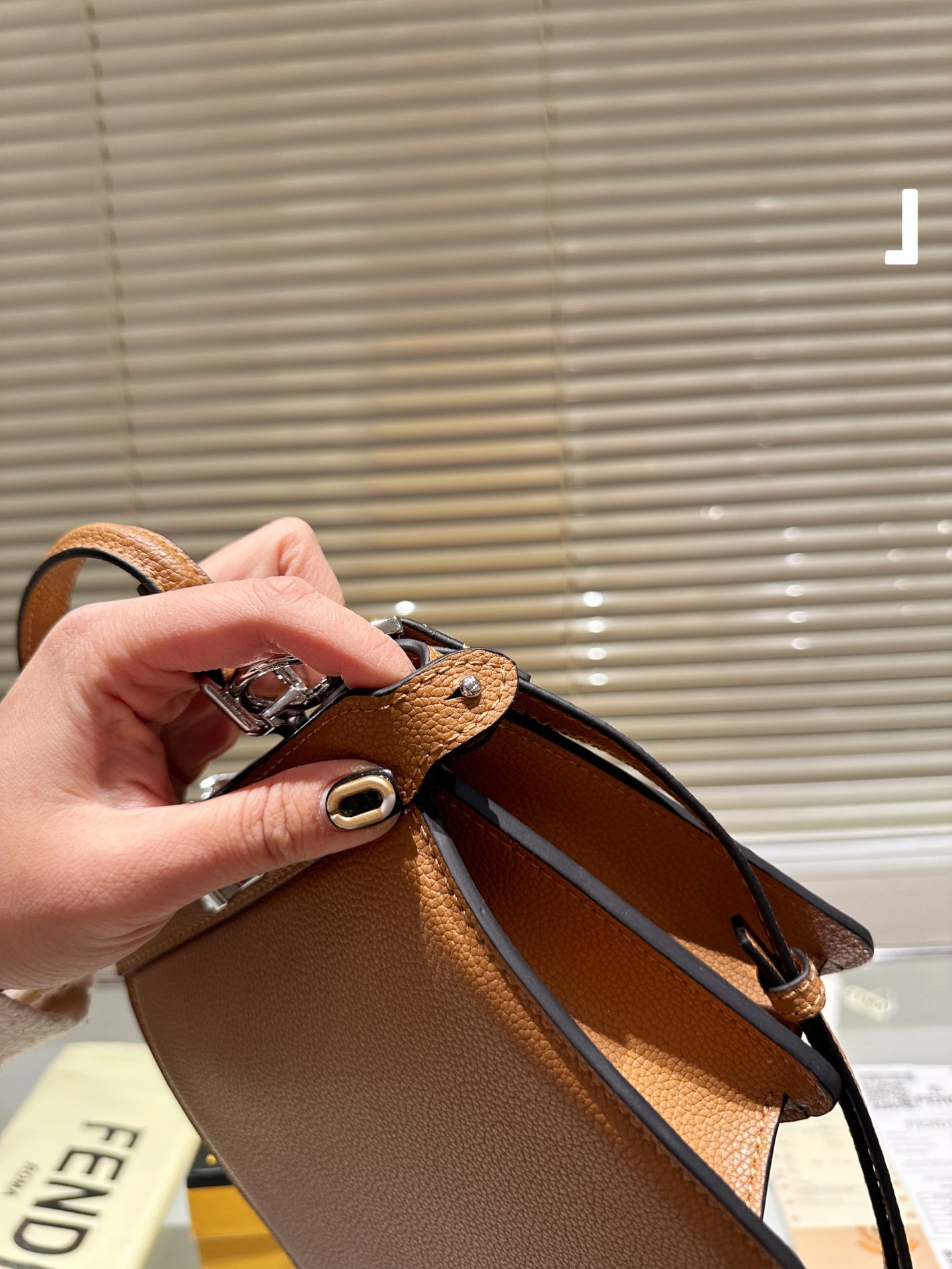 23174-FENDI-36.99$ gallery