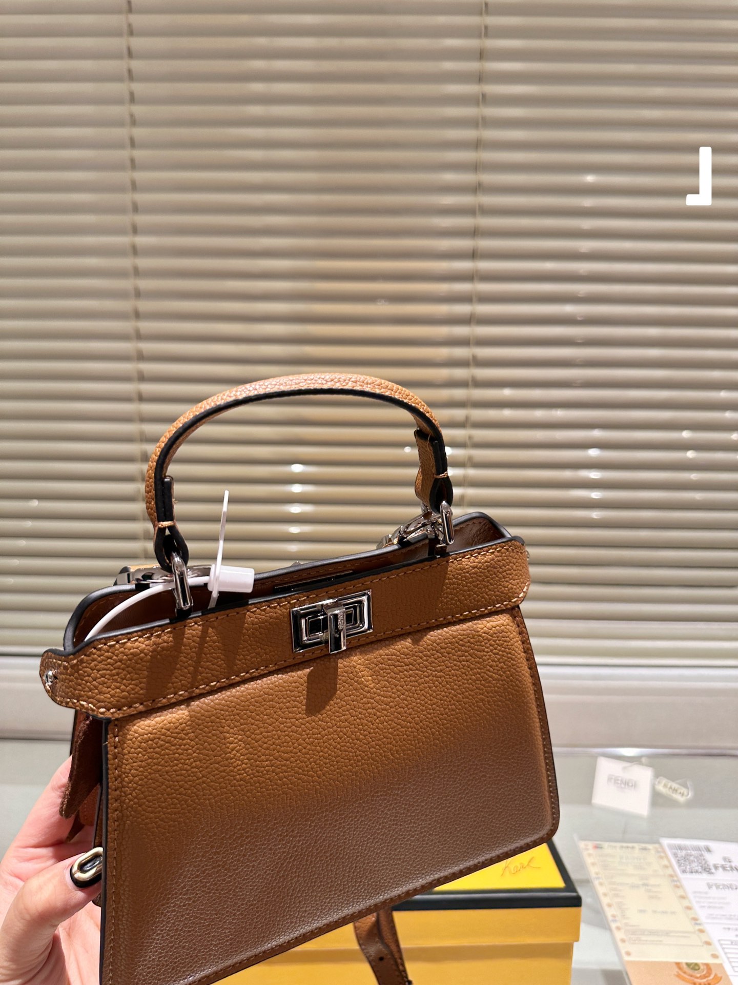 23174-FENDI-36.99$ gallery