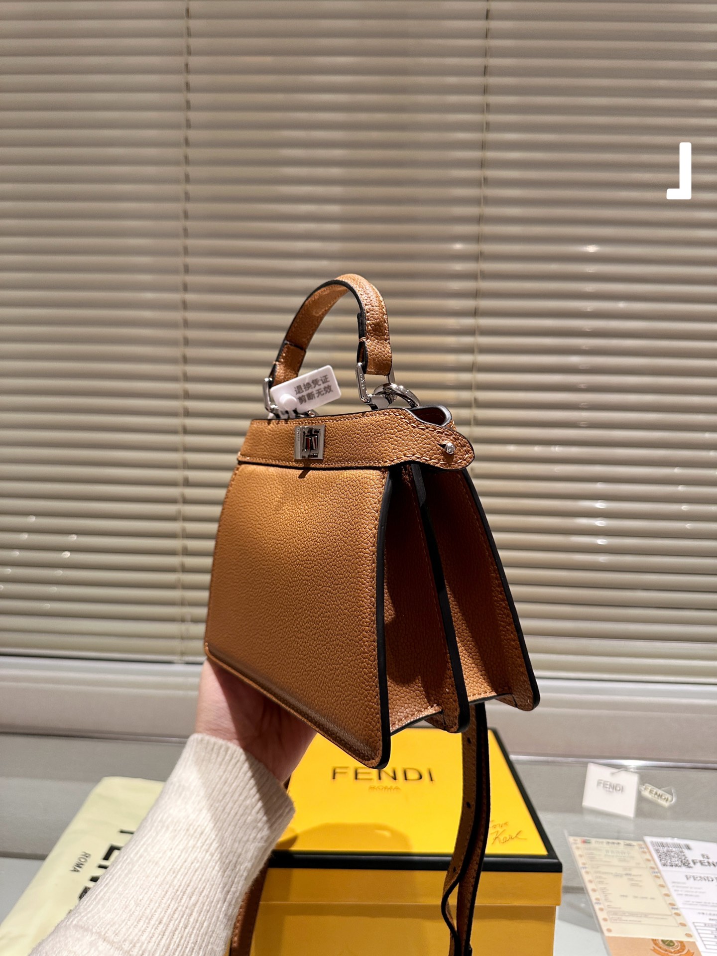 23174-FENDI-36.99$ gallery
