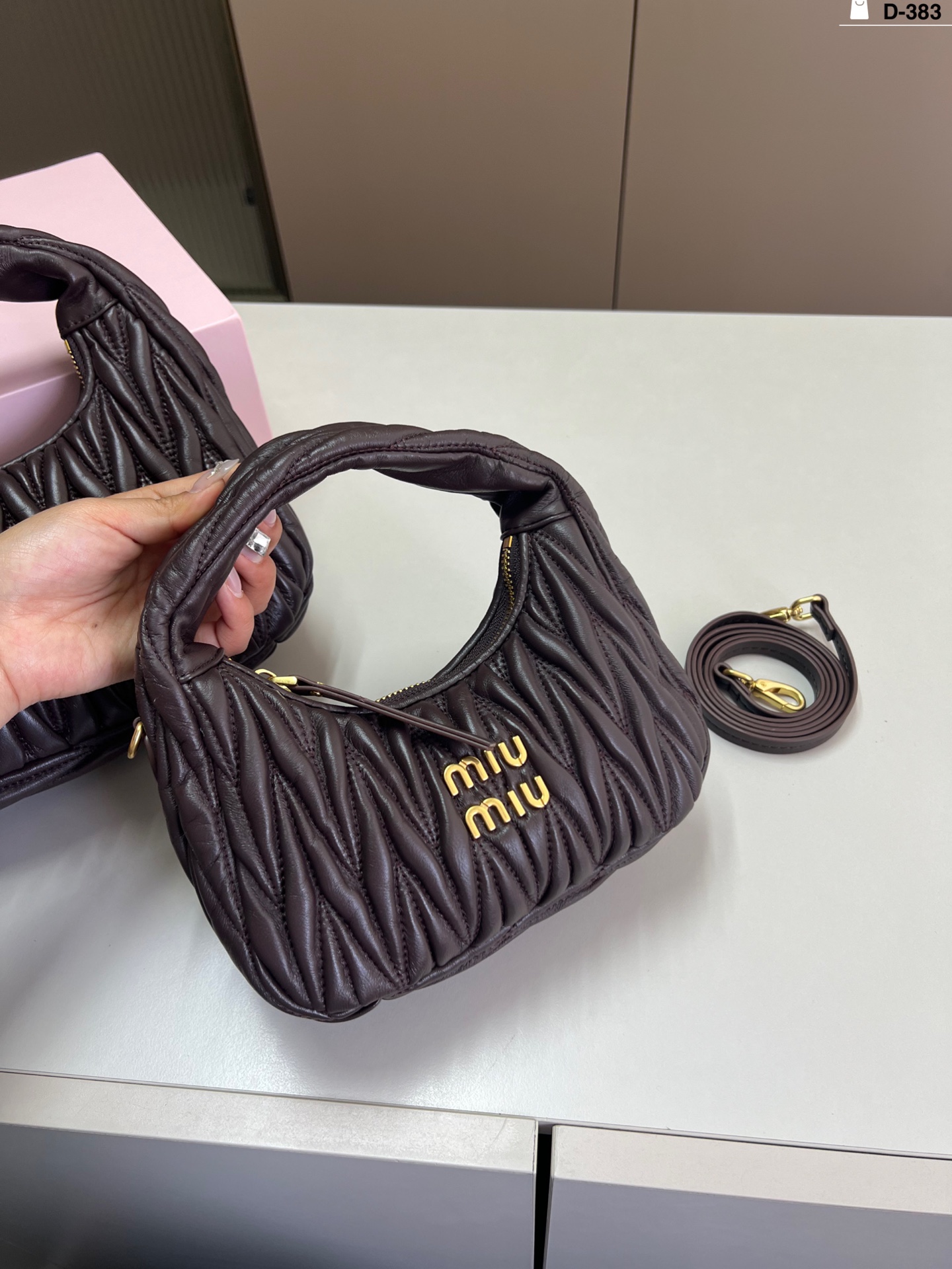 26047-miumiu-36.99$ gallery