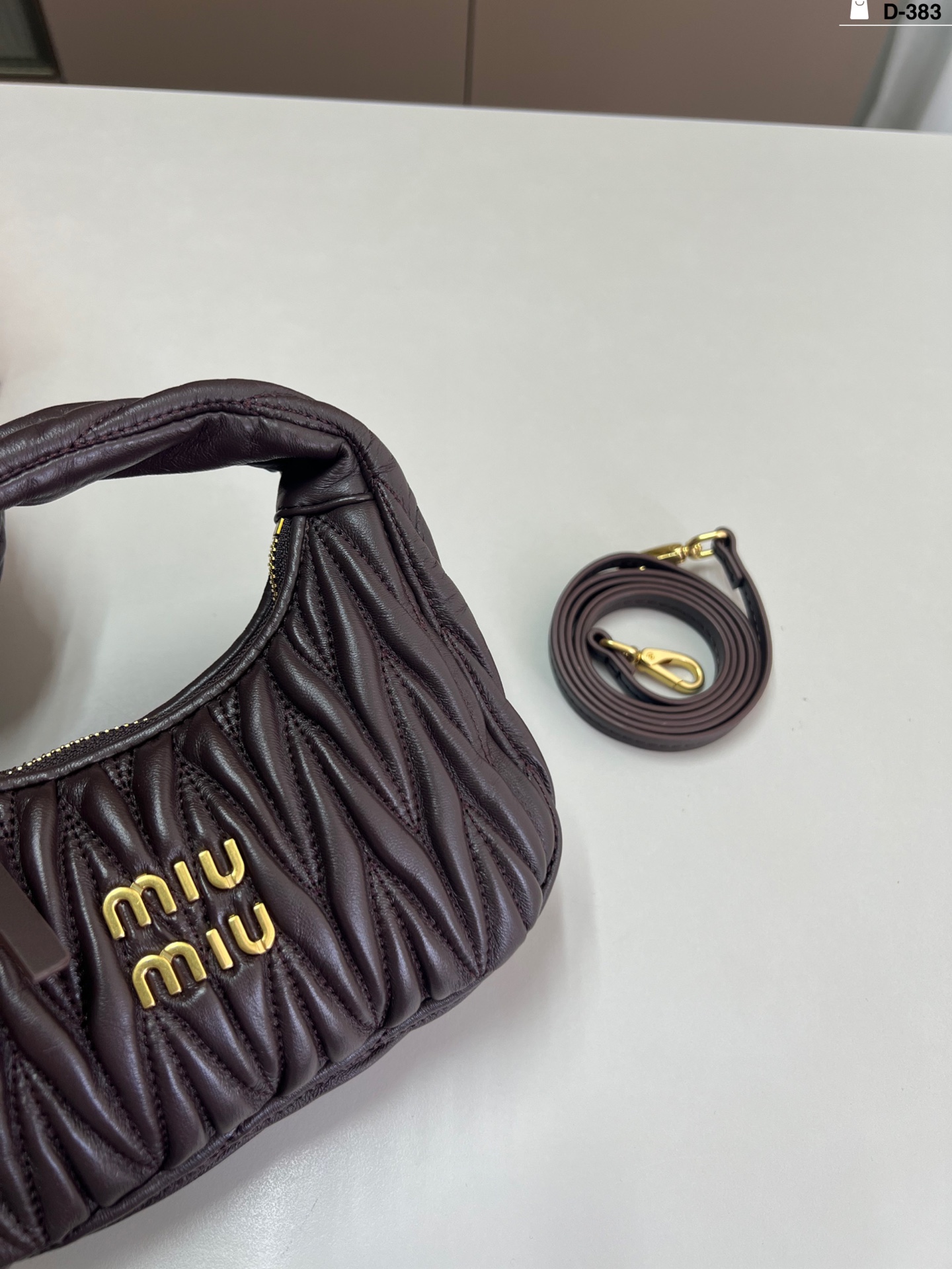 26047-miumiu-36.99$ gallery