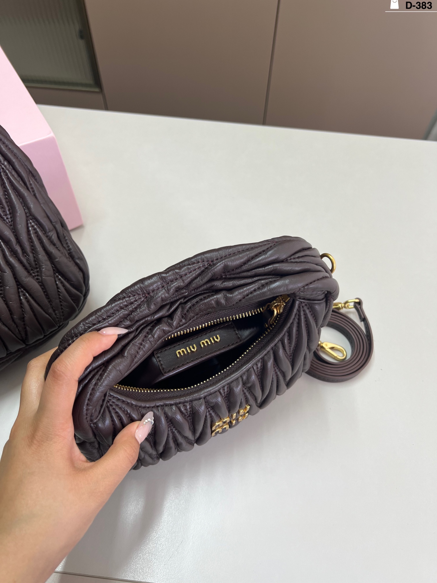 26047-miumiu-36.99$ gallery