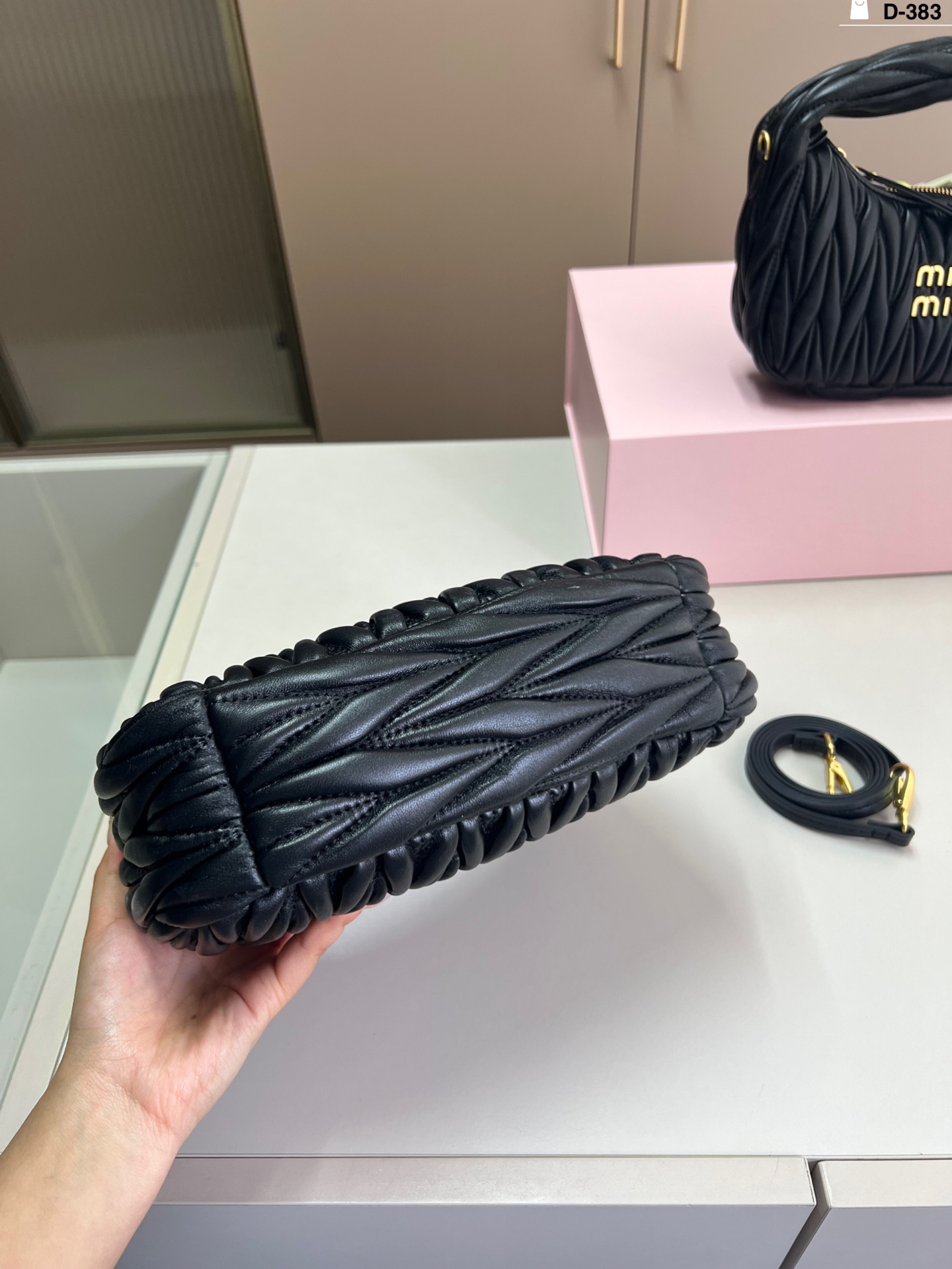 26047-miumiu-36.99$ gallery