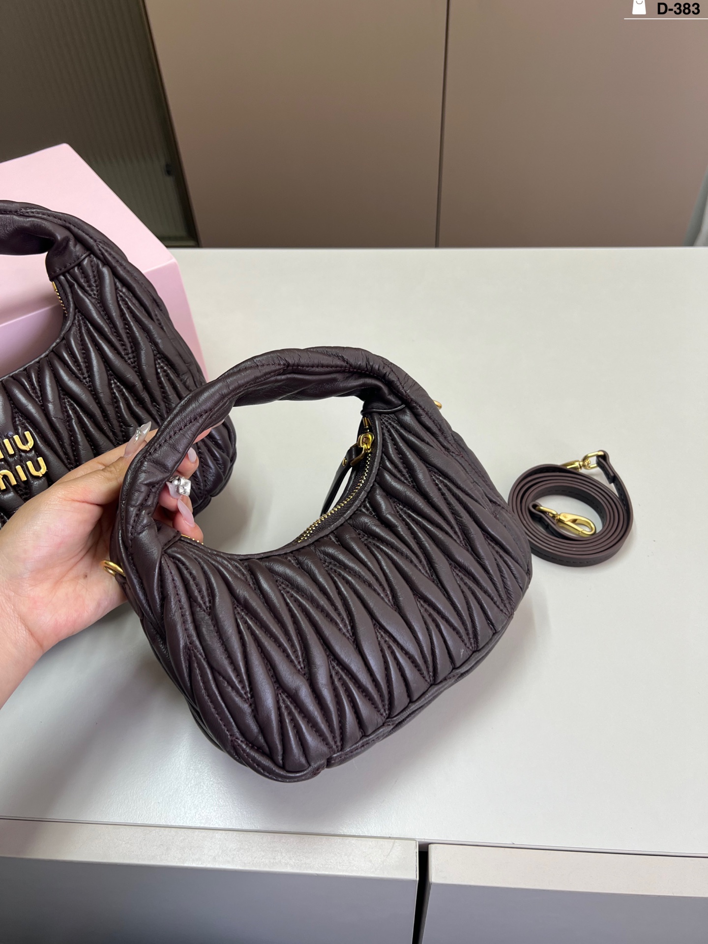 26047-miumiu-36.99$ gallery
