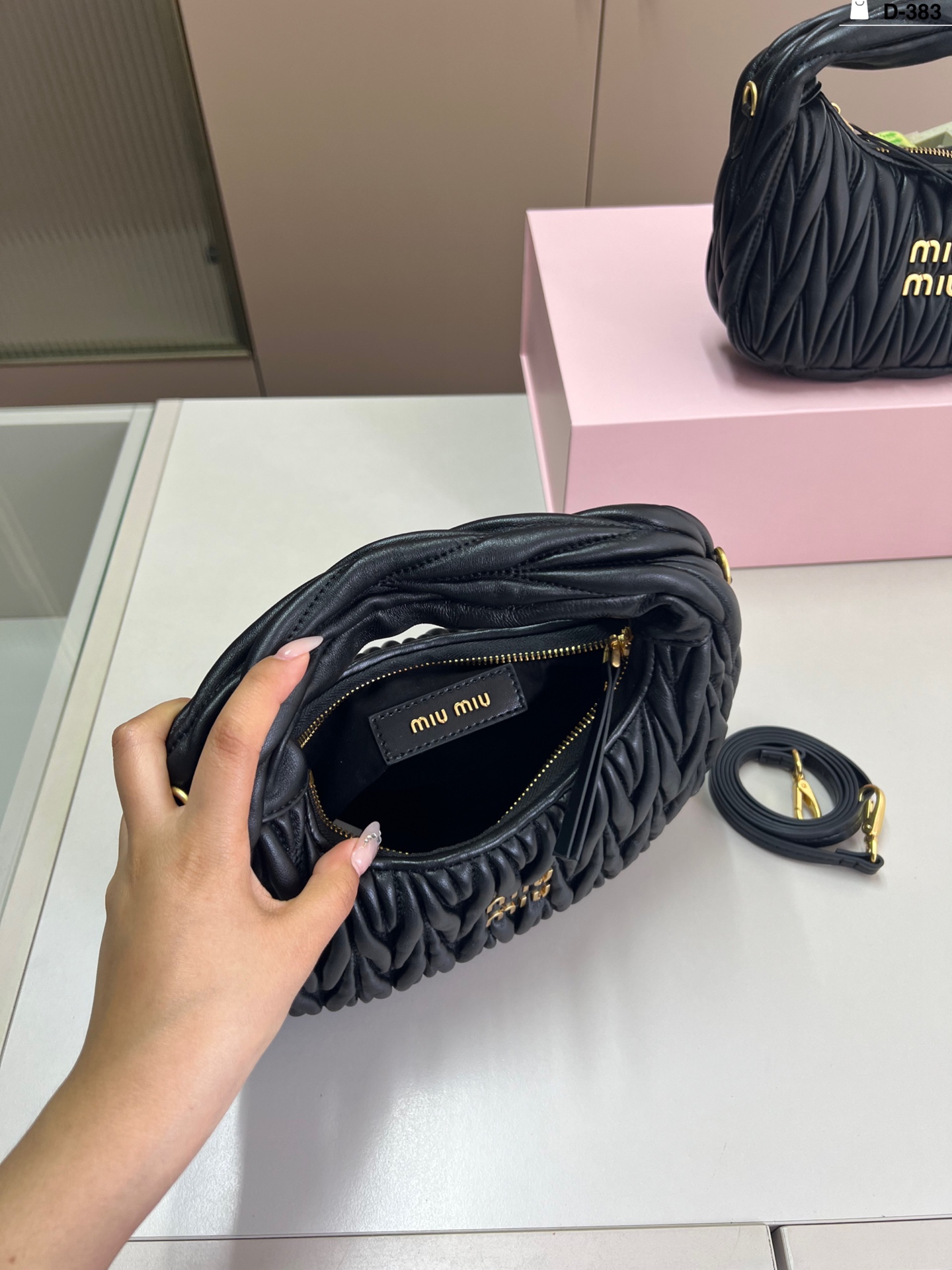 26047-miumiu-36.99$ gallery
