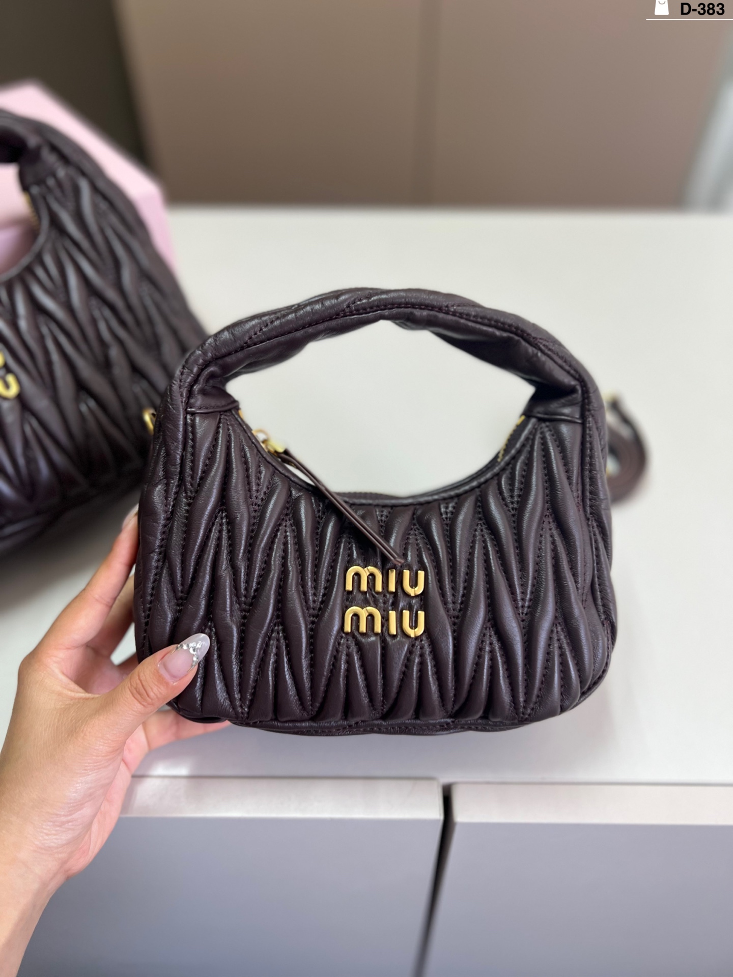 26047-miumiu-36.99$ gallery