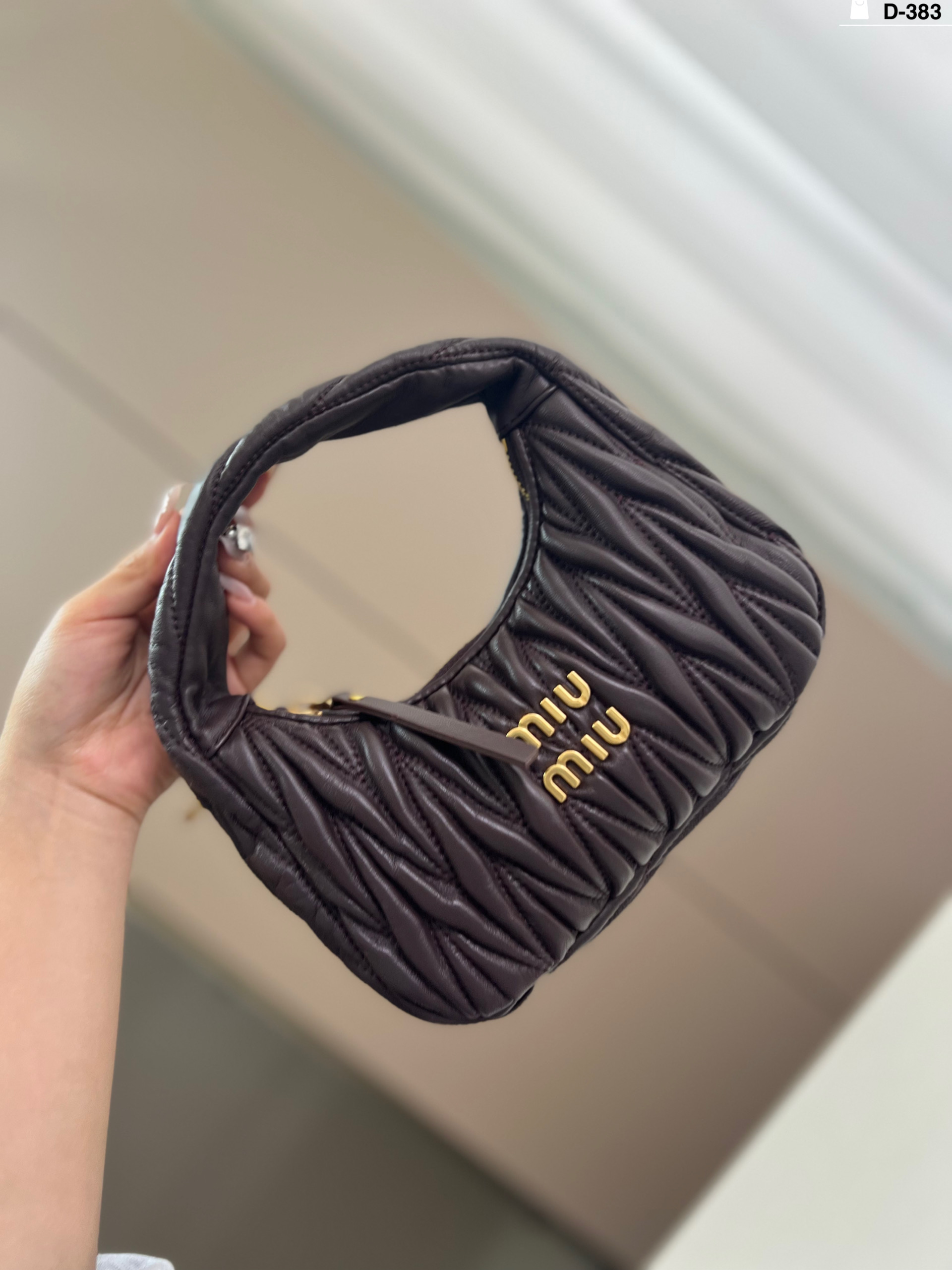26047-miumiu-36.99$ gallery