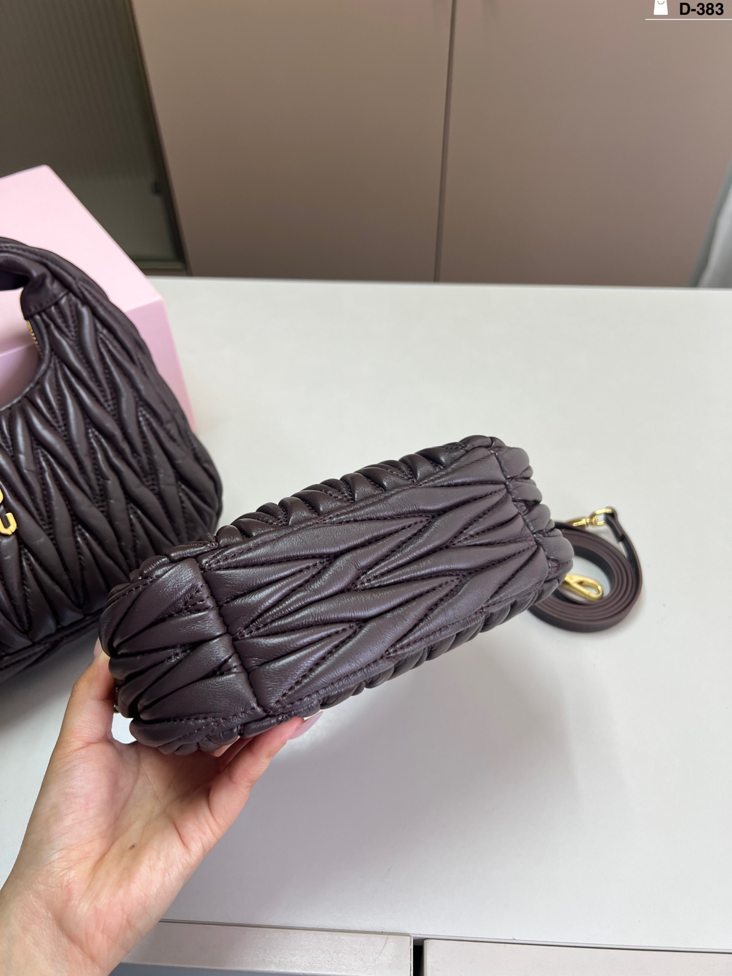 26047-miumiu-36.99$ gallery