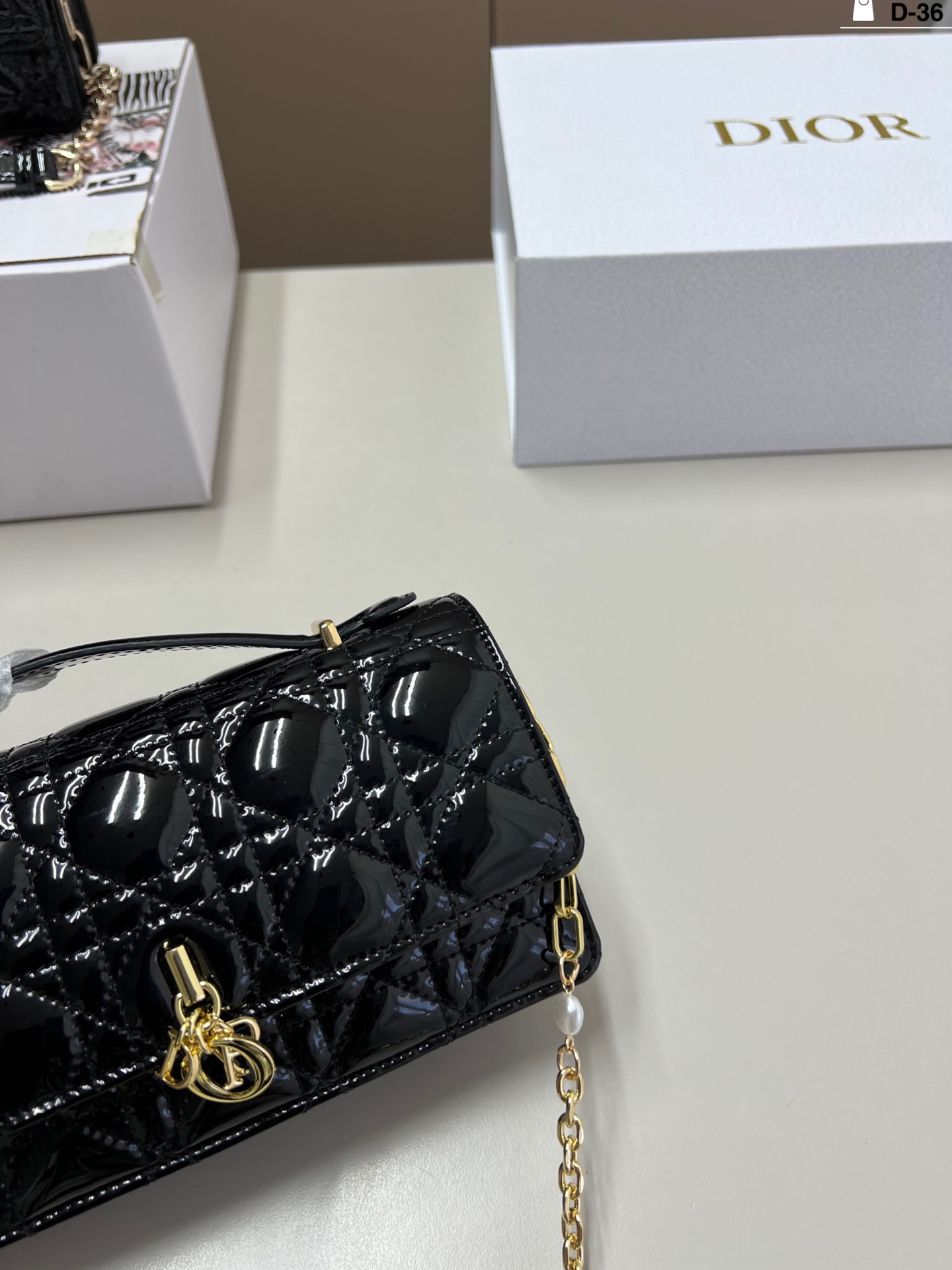 26048-DIOR-36.99$ gallery