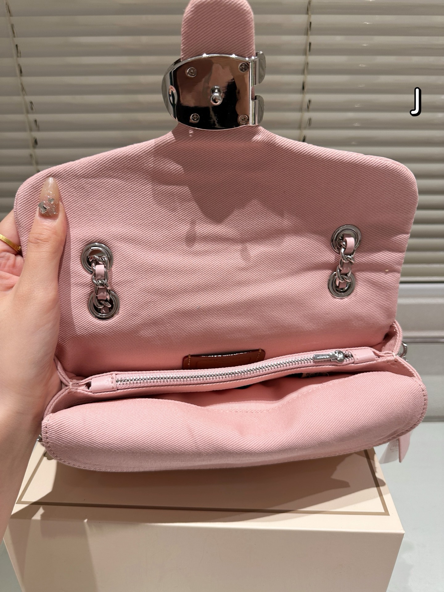 26064-COACH-36.99$ gallery