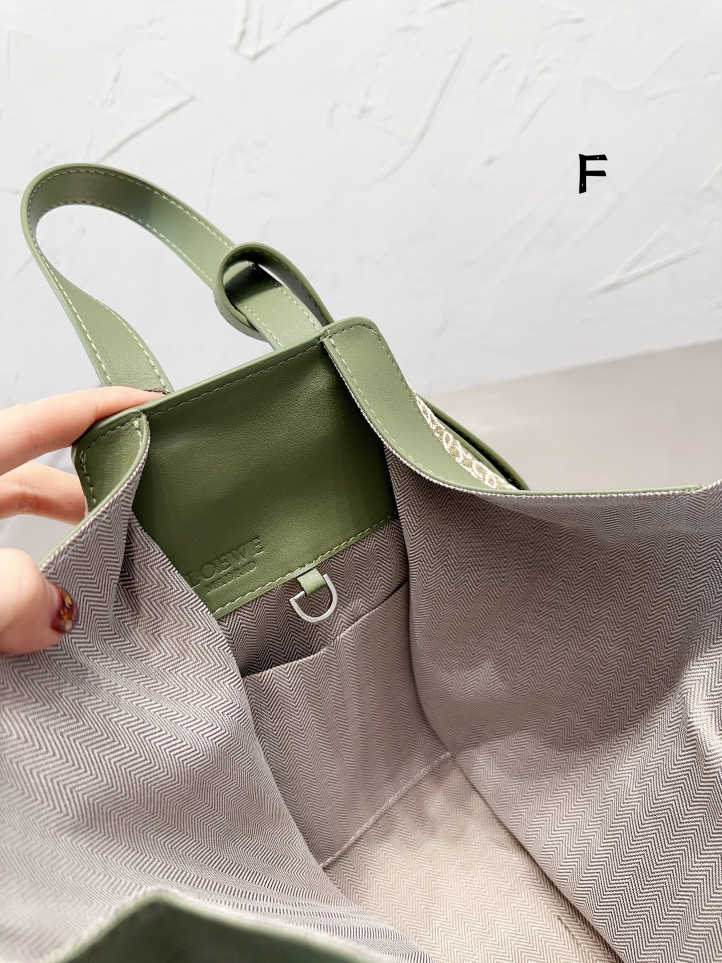 4474-Loewe·-36.99$ gallery