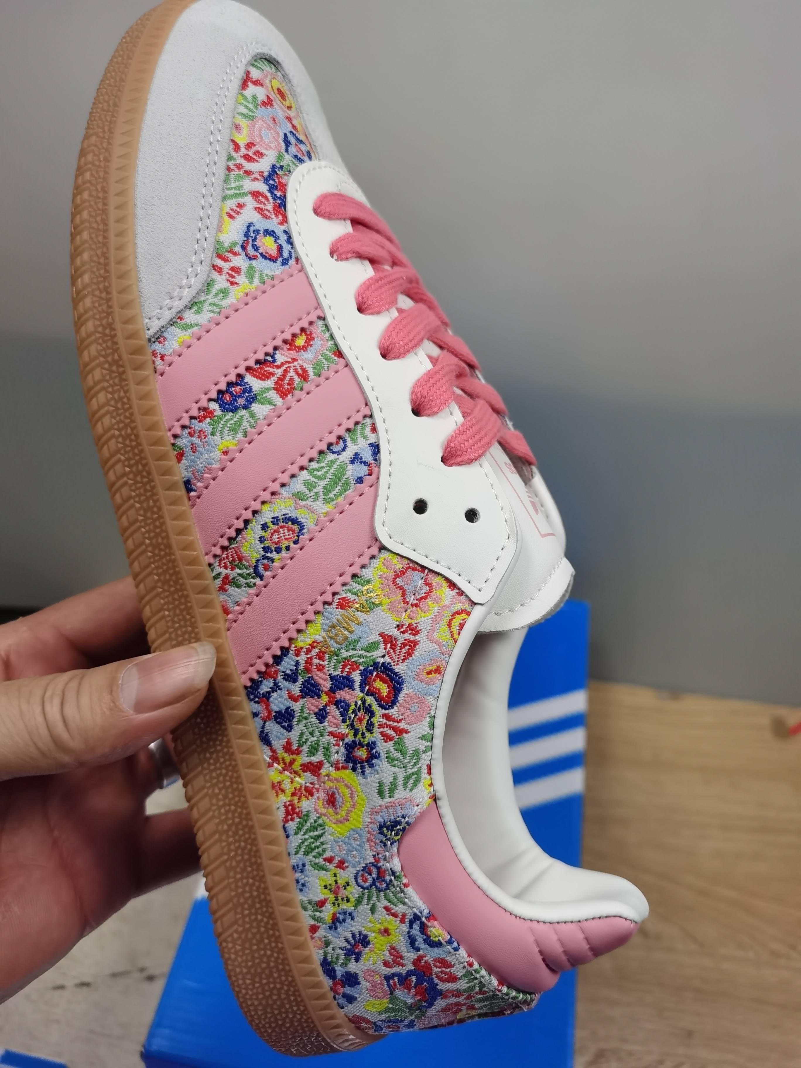 7004--Adidas-29.99$ gallery