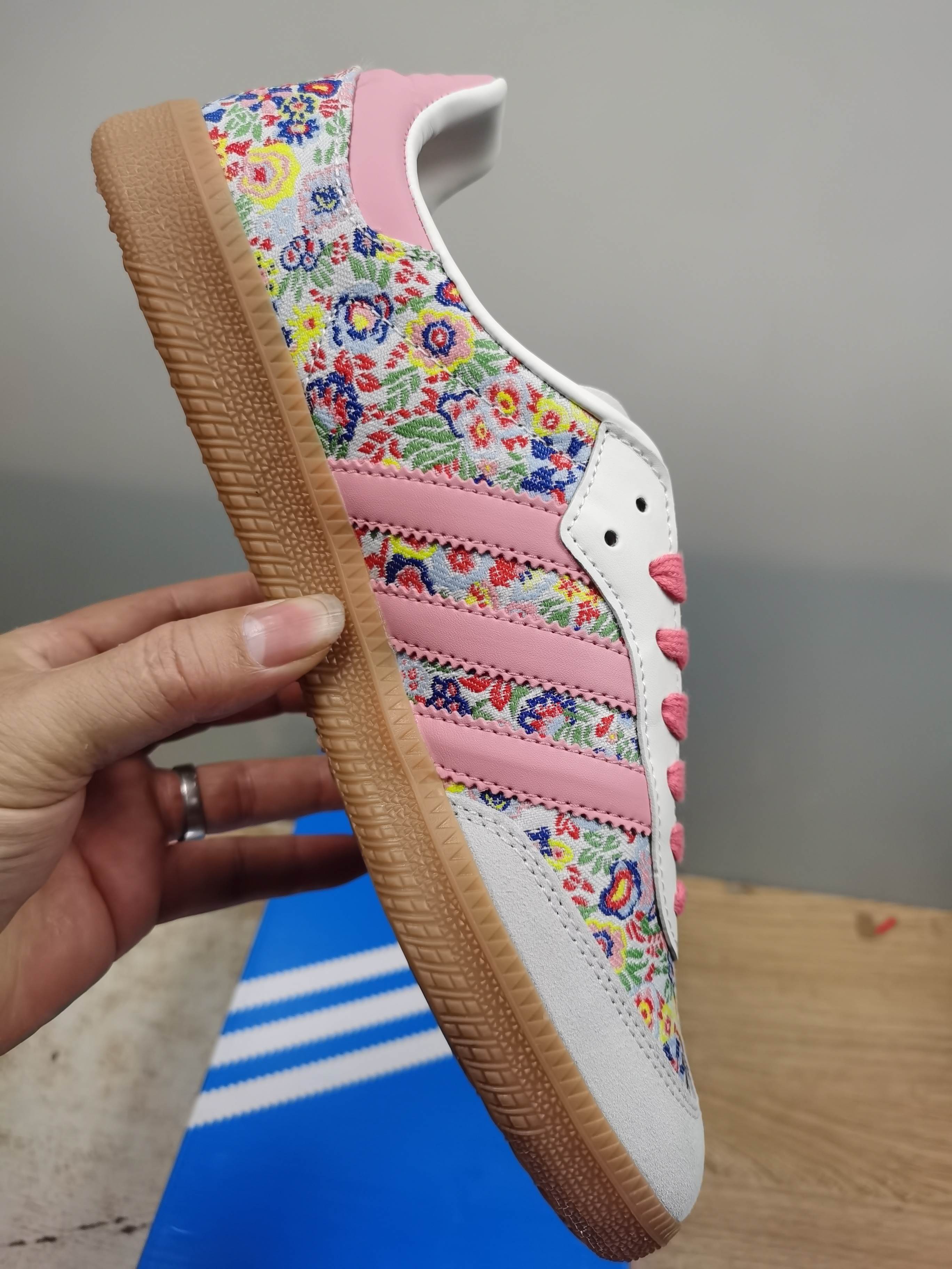 7004--Adidas-29.99$ gallery