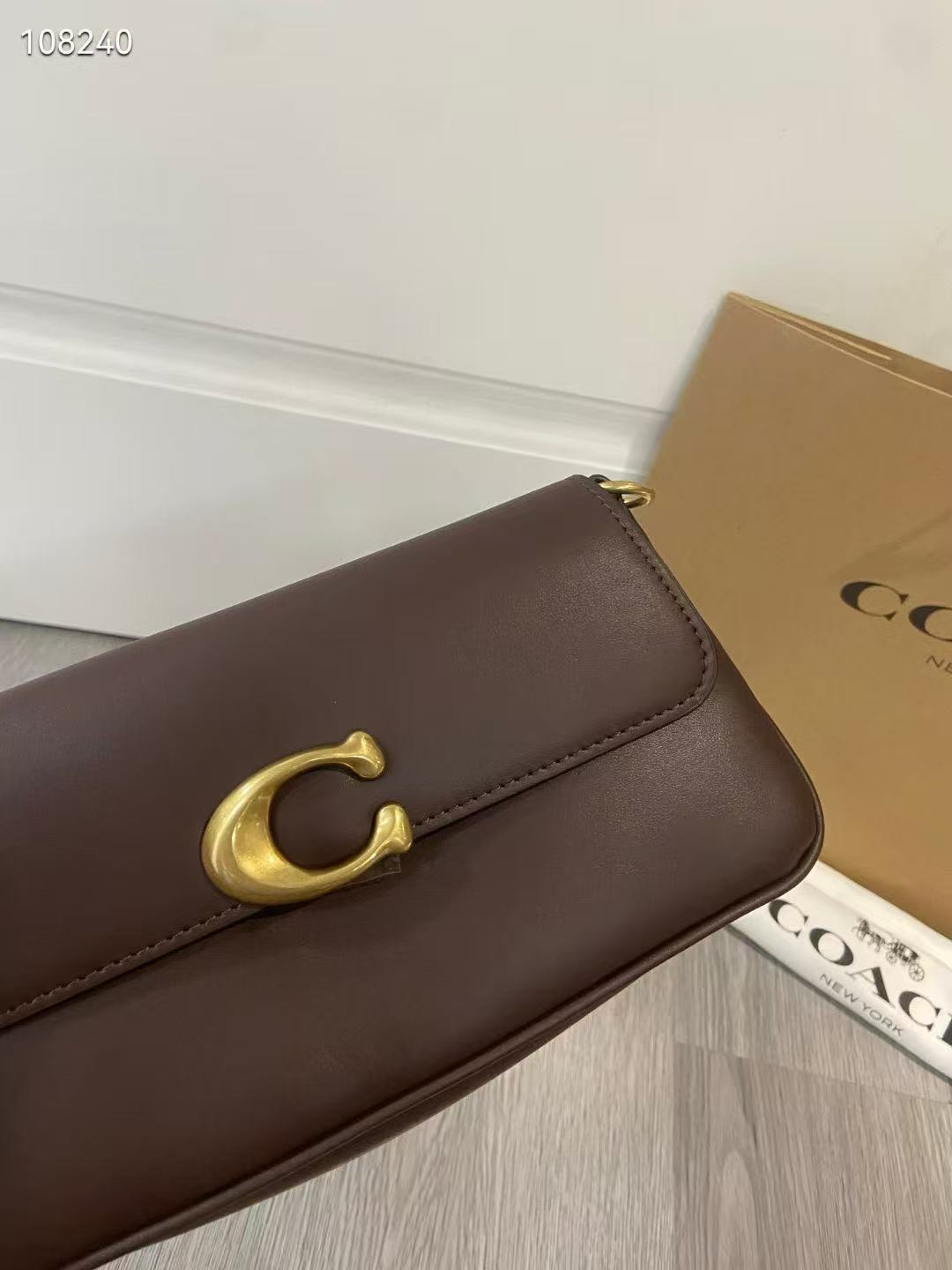 7005--COACH-36.99$ gallery
