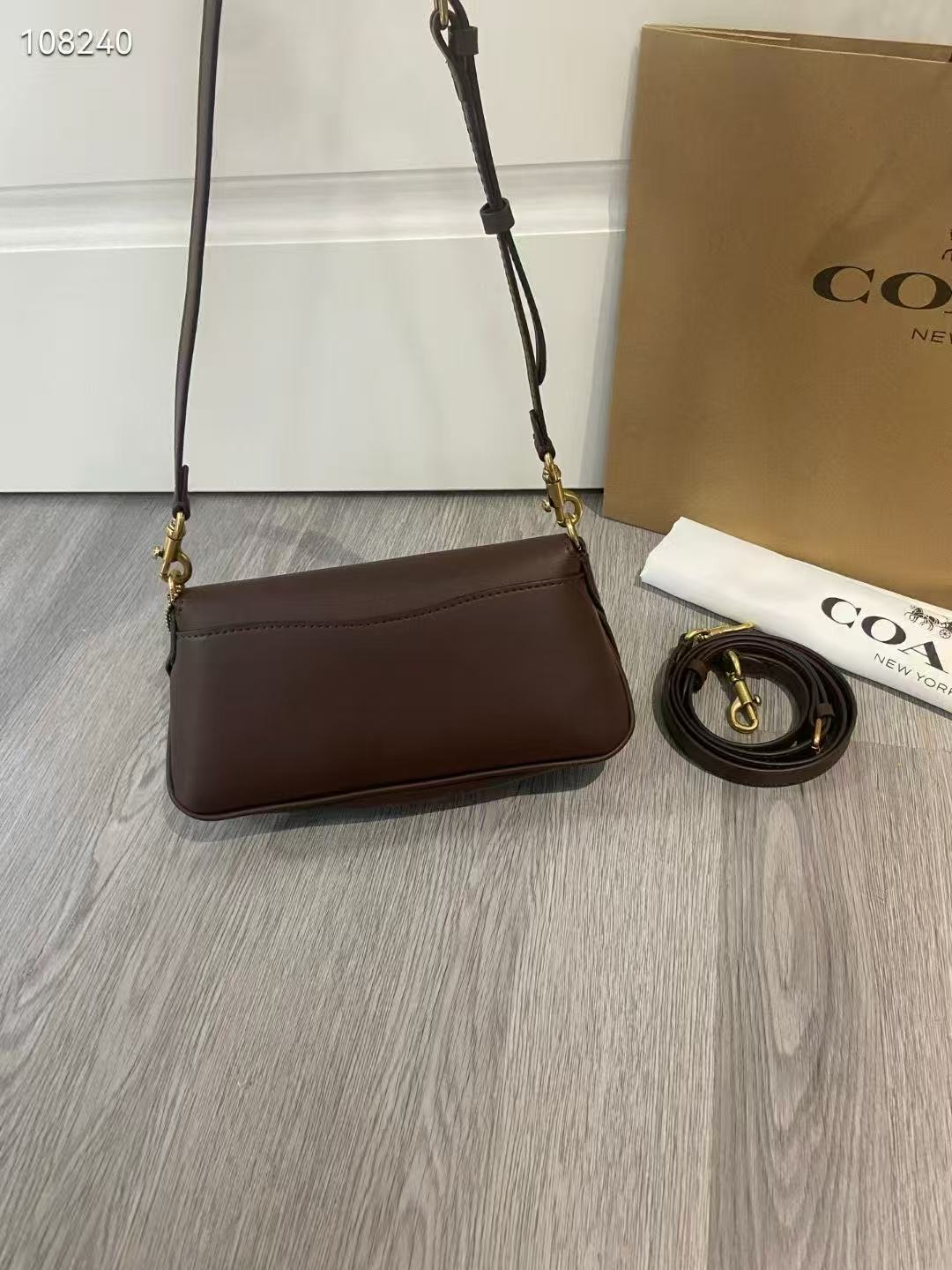 7005--COACH-36.99$ gallery
