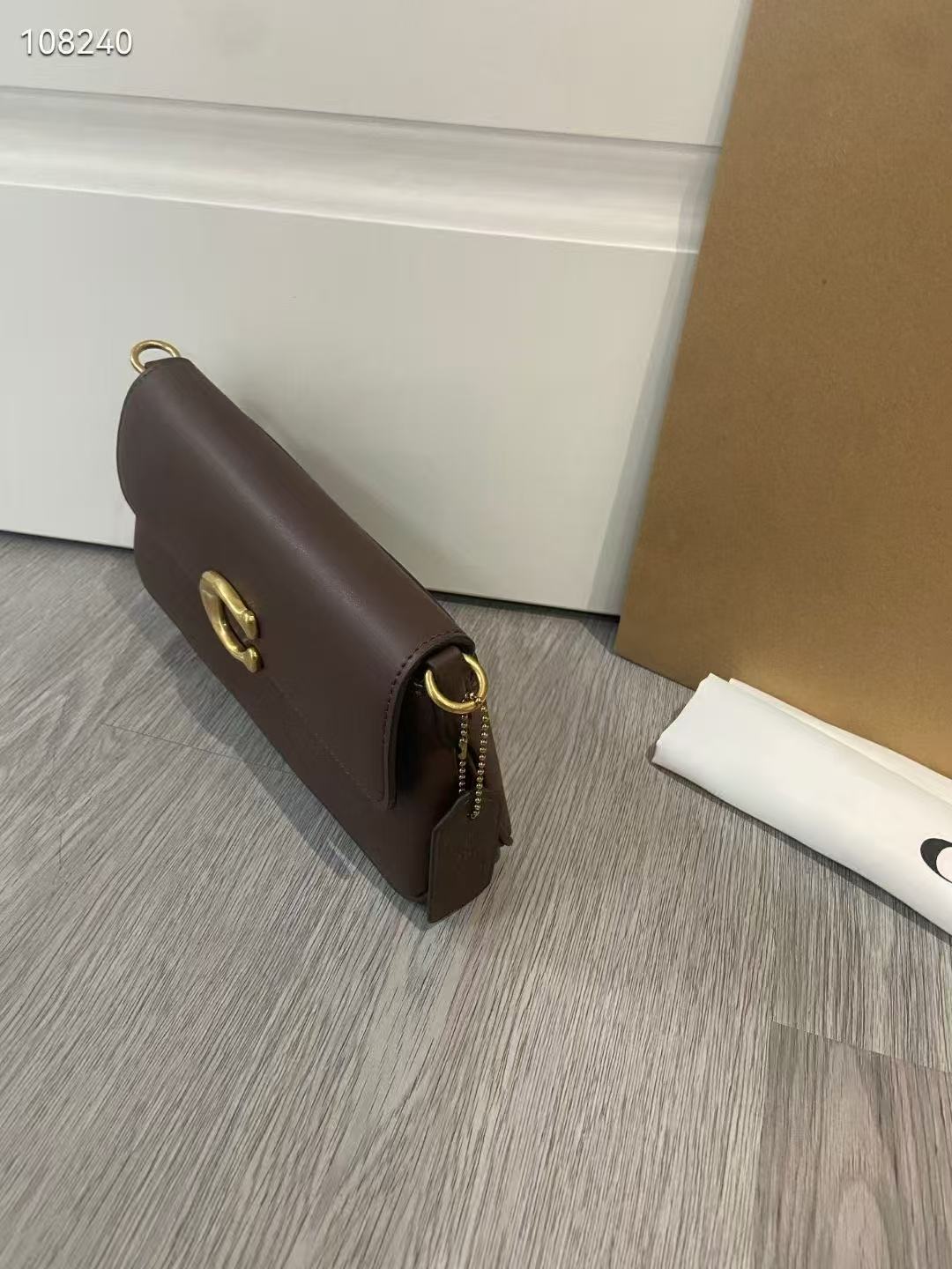 7005--COACH-36.99$ gallery