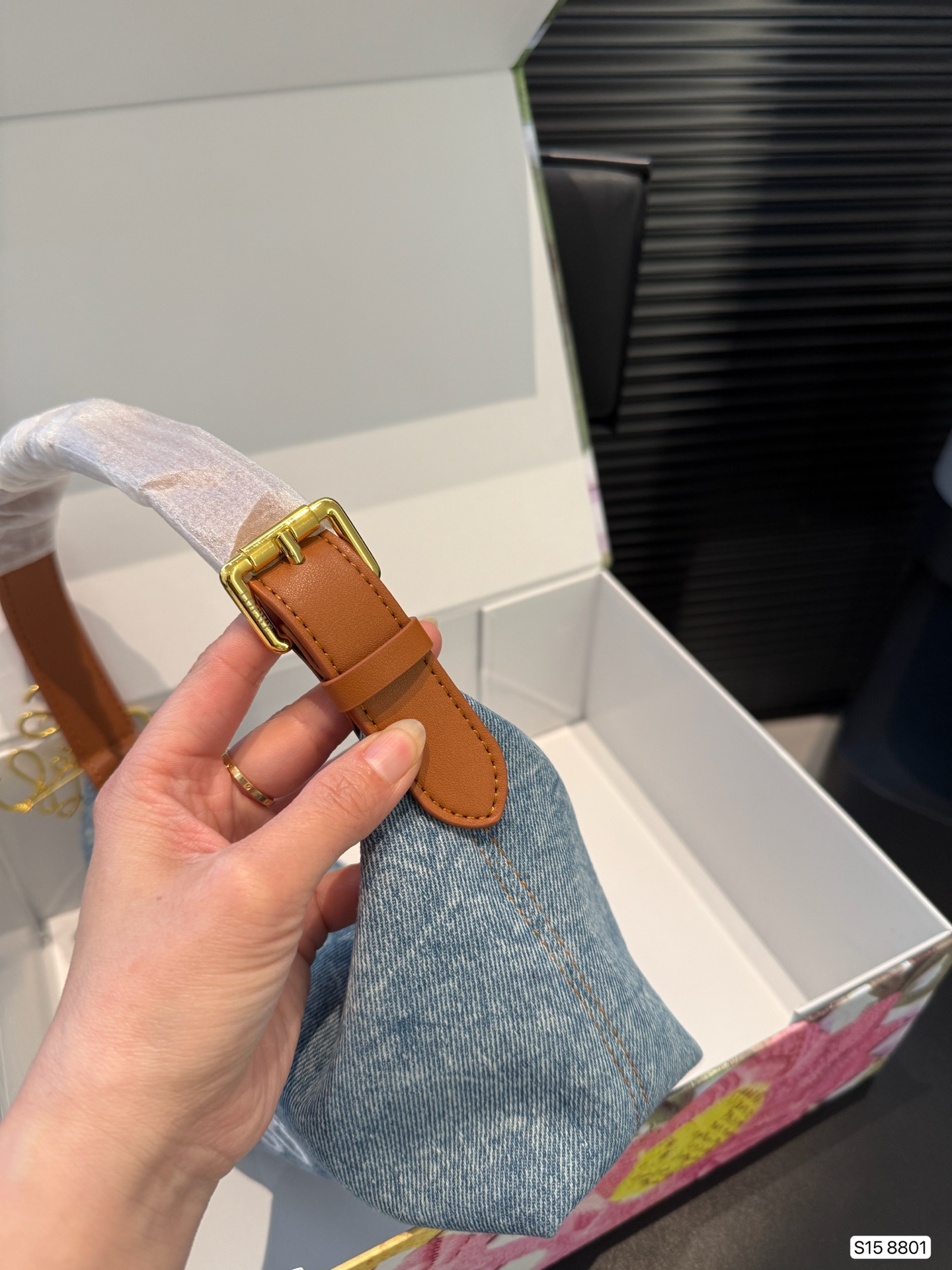 90215-Loewe-36.99$ gallery