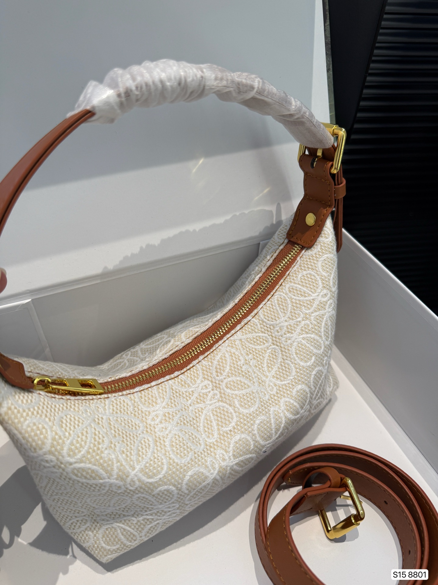 90215-Loewe-36.99$ gallery