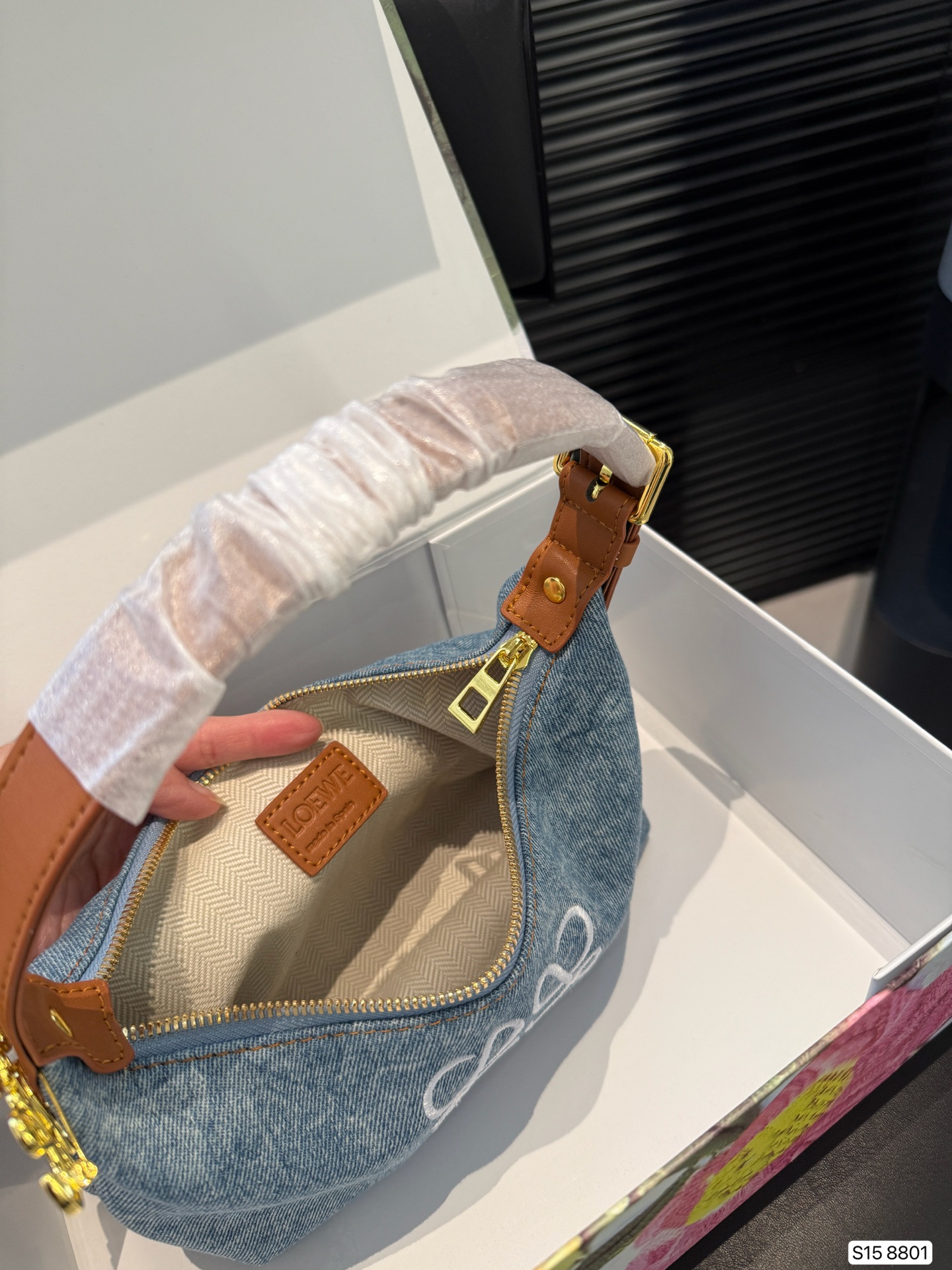90215-Loewe-36.99$ gallery