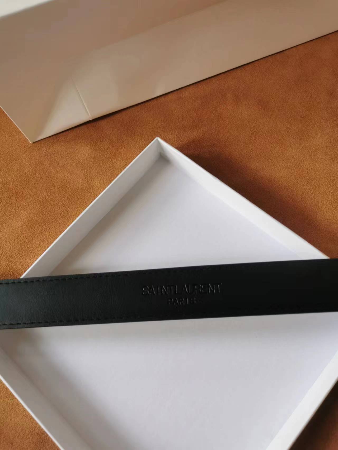 lis2711 22.99$ YSL gallery