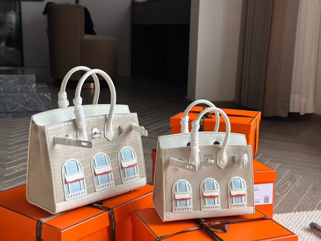 HERMES $162 gallery