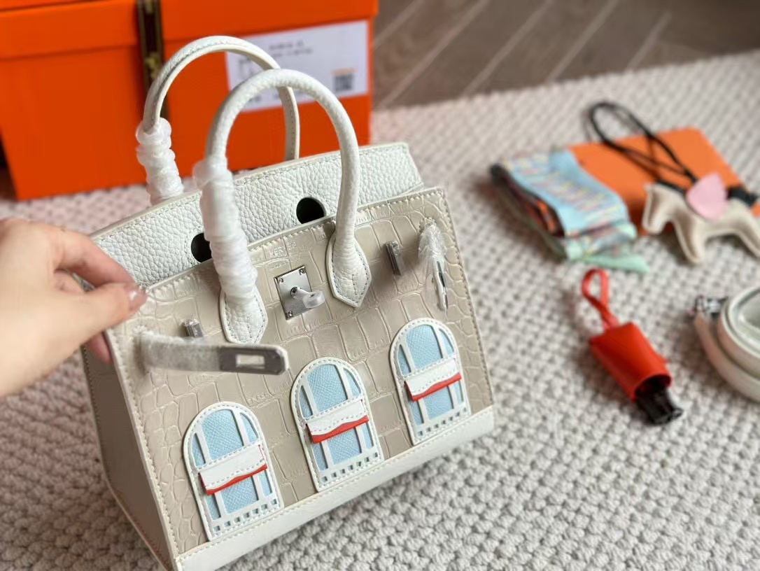 HERMES $162 gallery