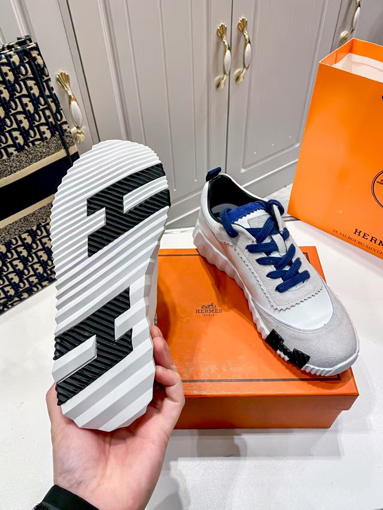 HERMES gallery