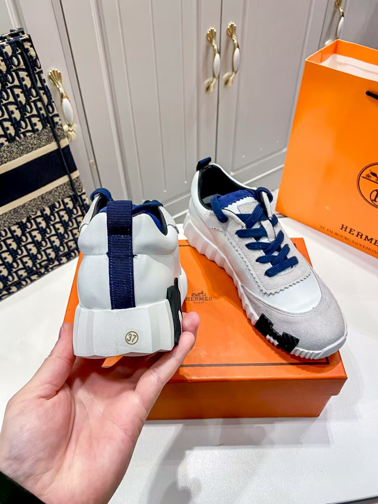 HERMES gallery