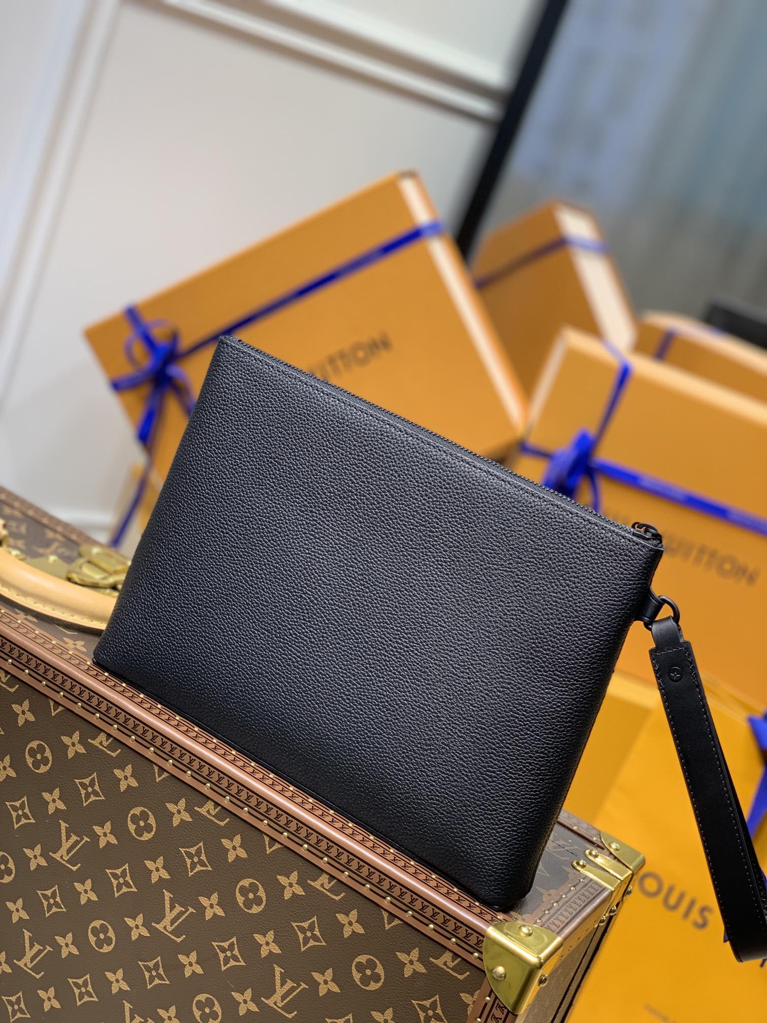 L_V $125 gallery