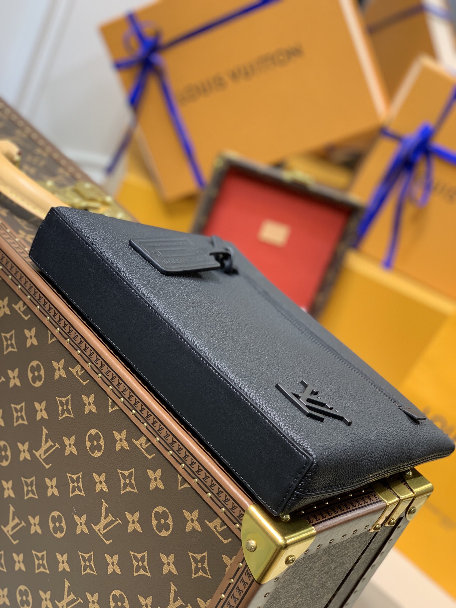 L_V $125 gallery