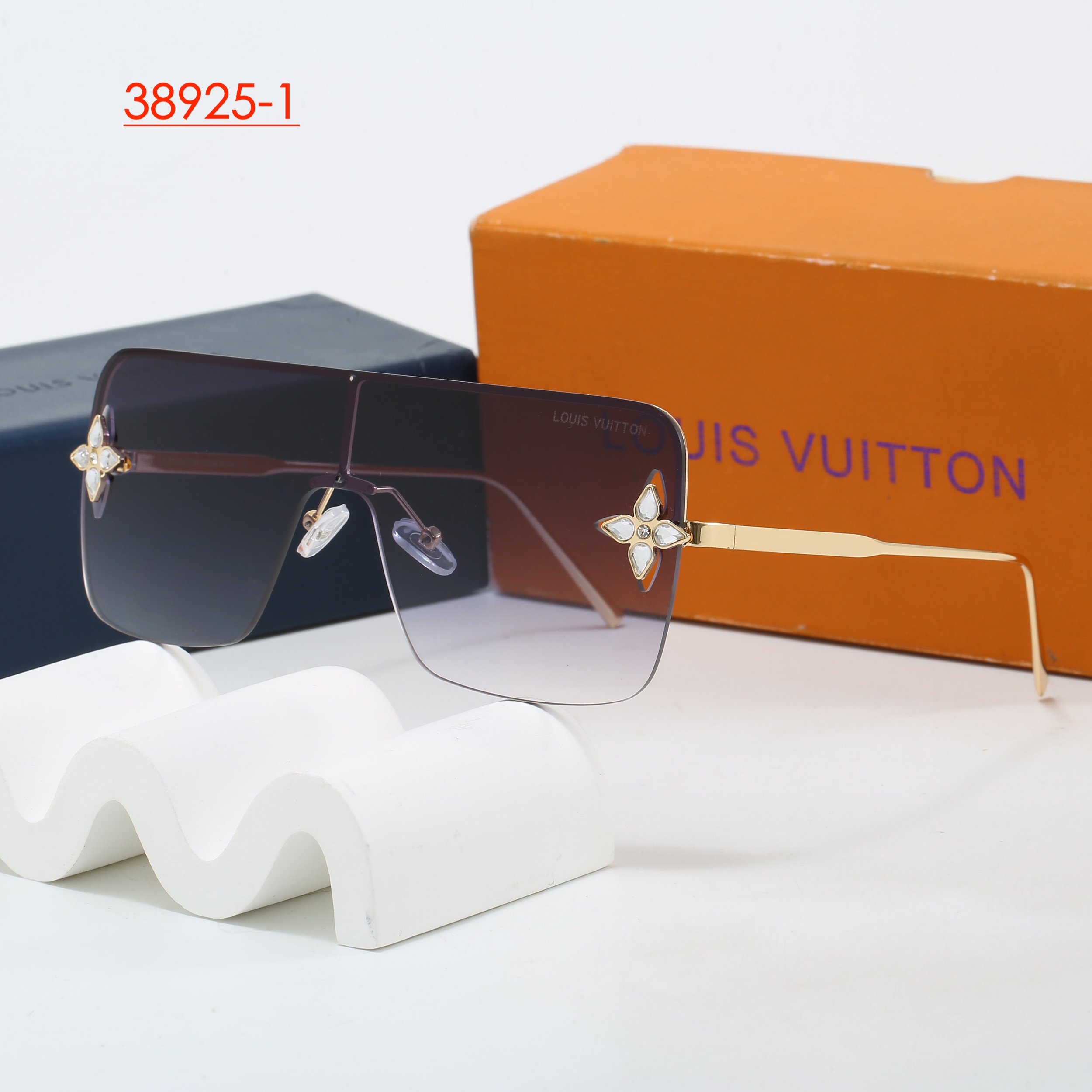 L_V $25 gallery