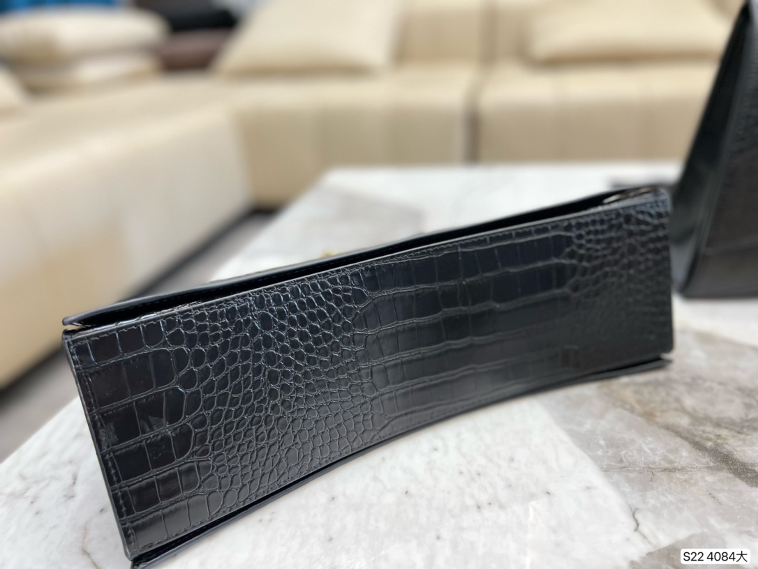 BALENCIAGA  $100 gallery