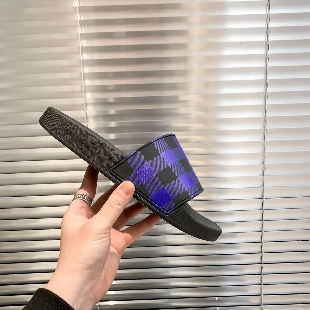 BURBERRY $50 gallery