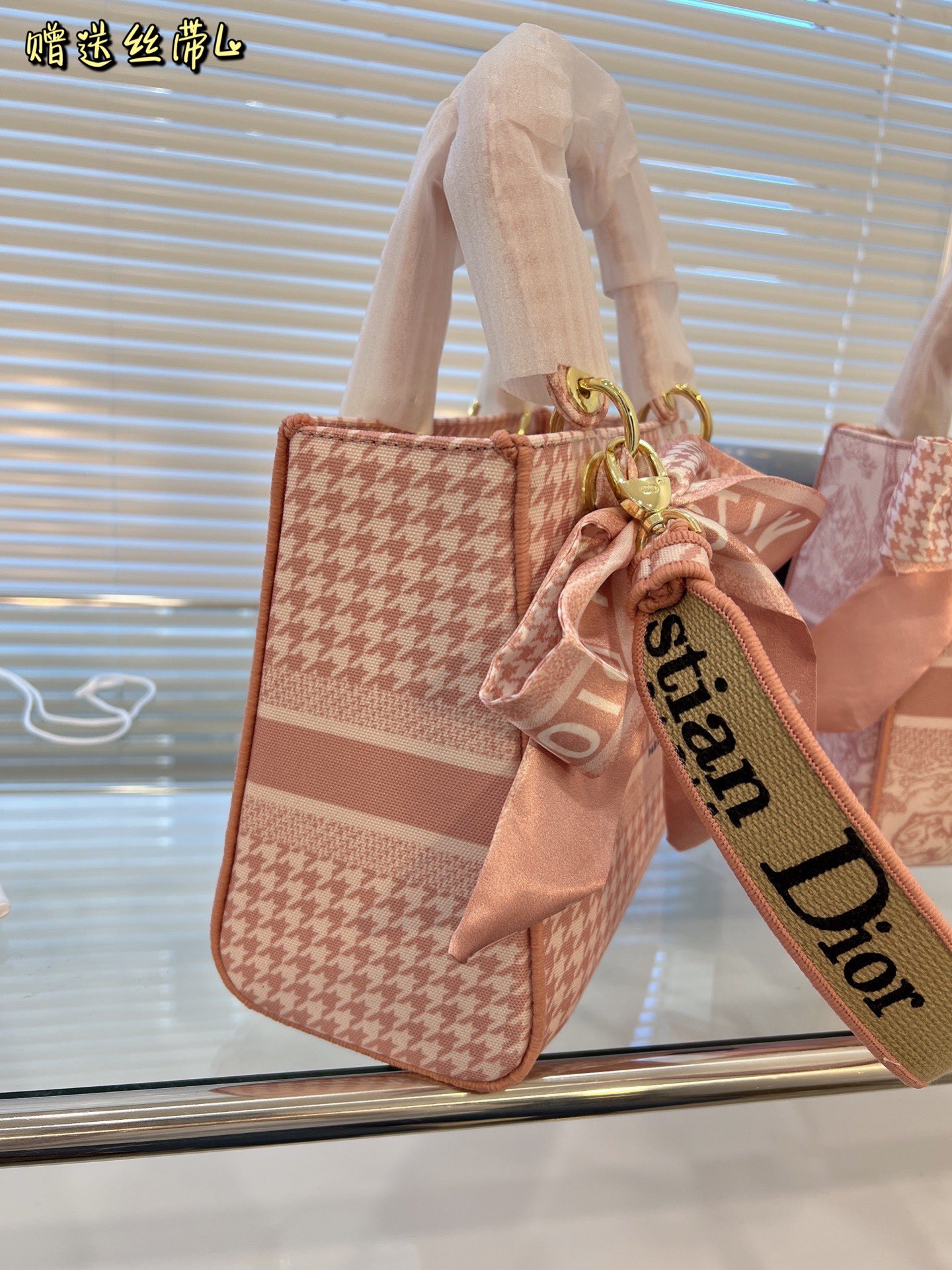 DI_OR  $65 gallery