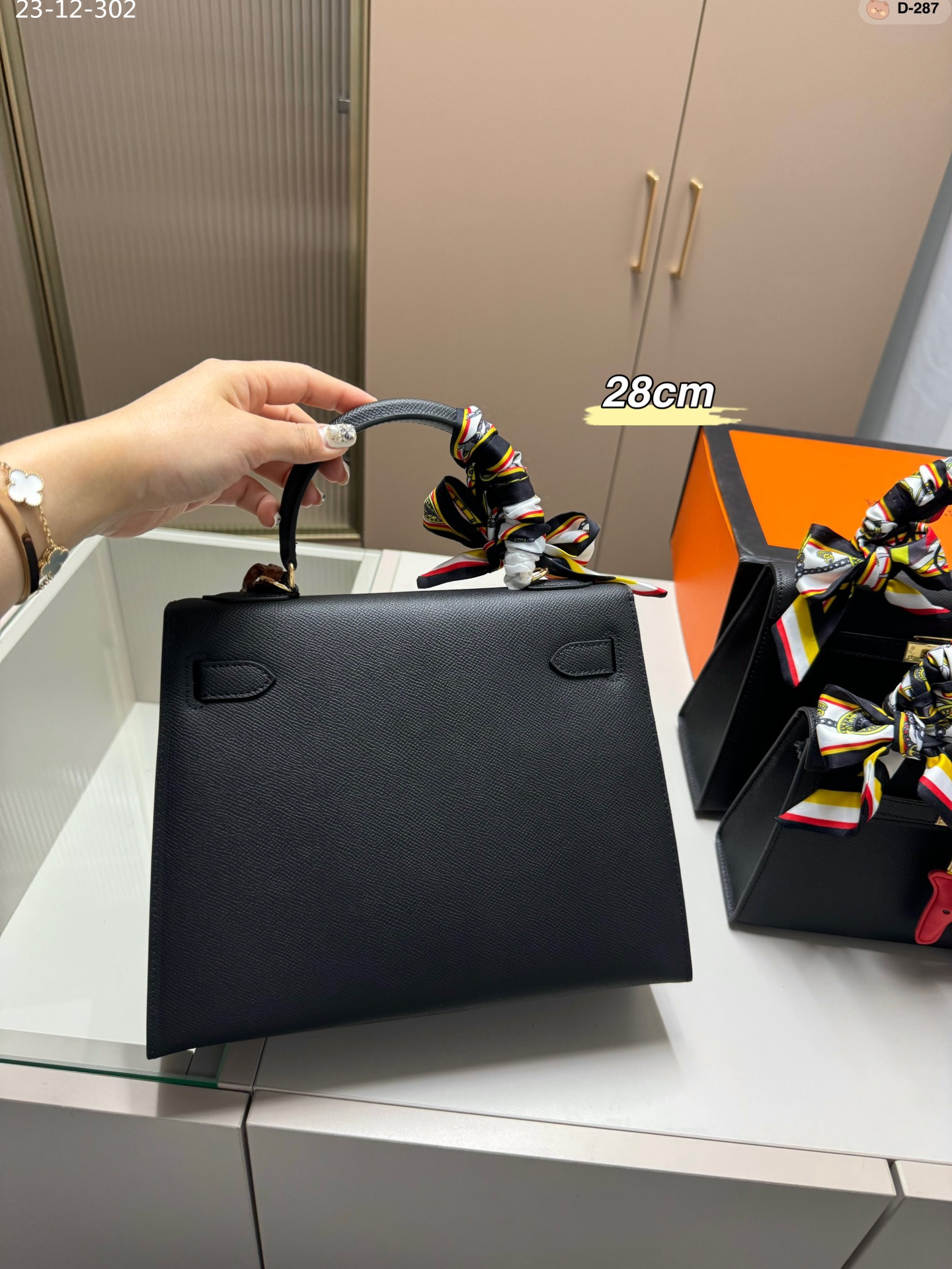 HERMES $162 gallery