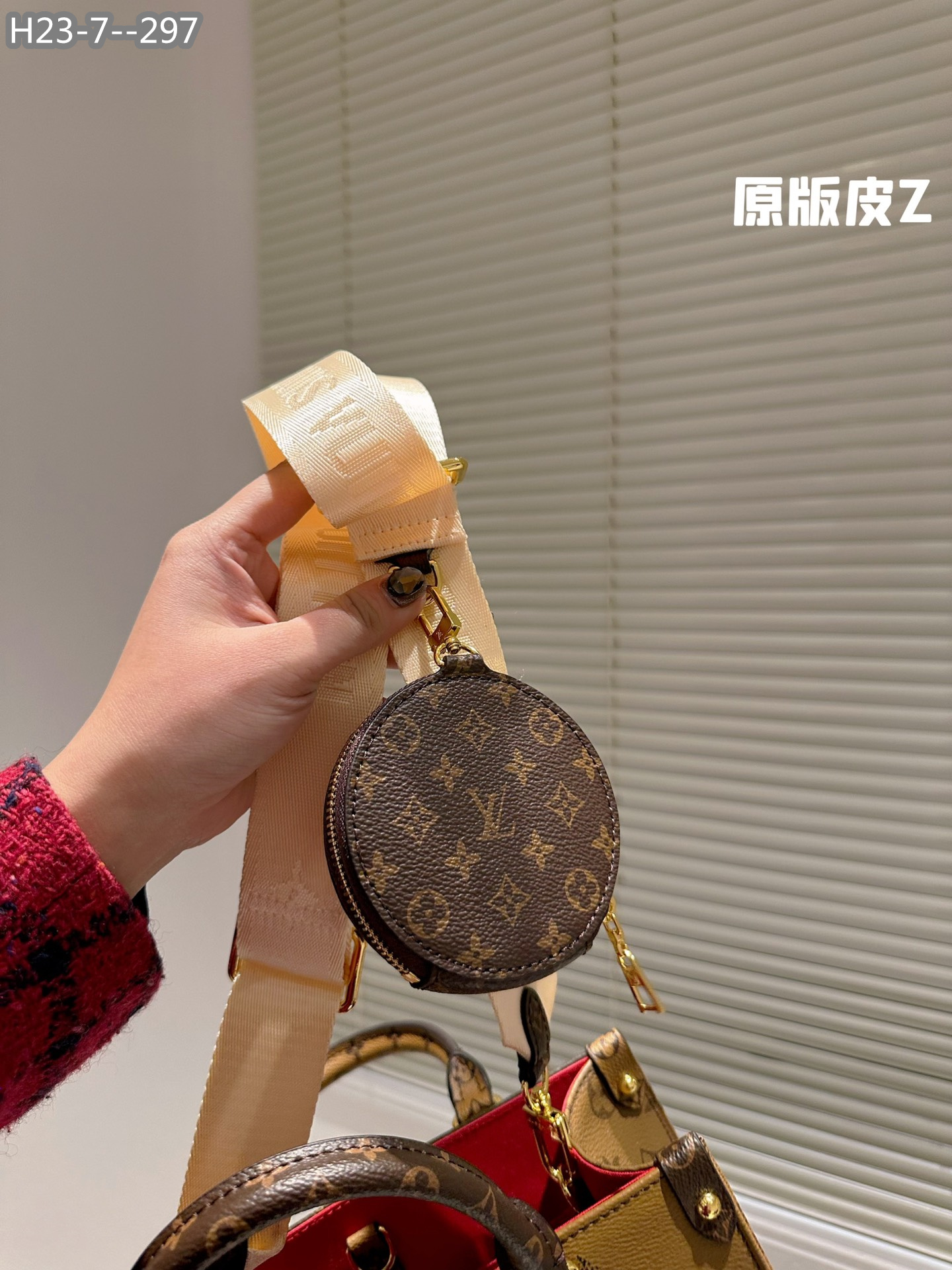 LV $65 gallery