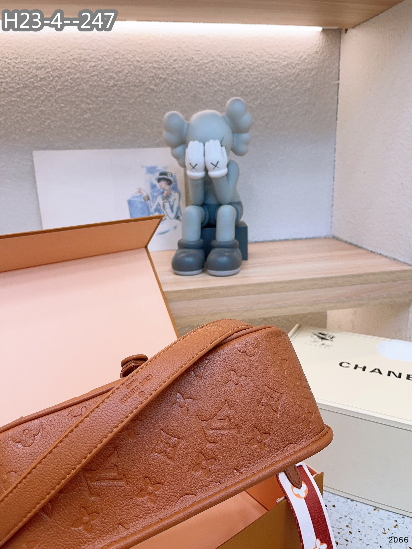 LV $65 gallery