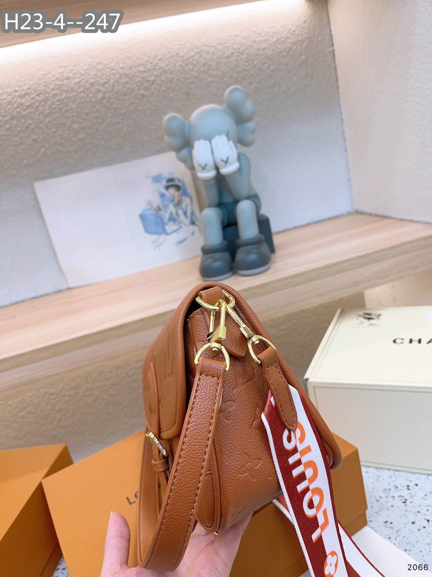 LV $65 gallery