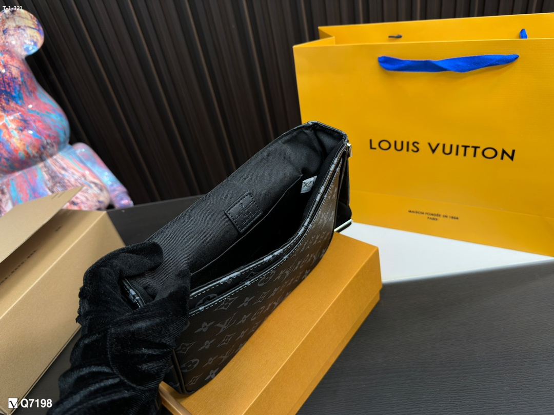 LV $65 gallery