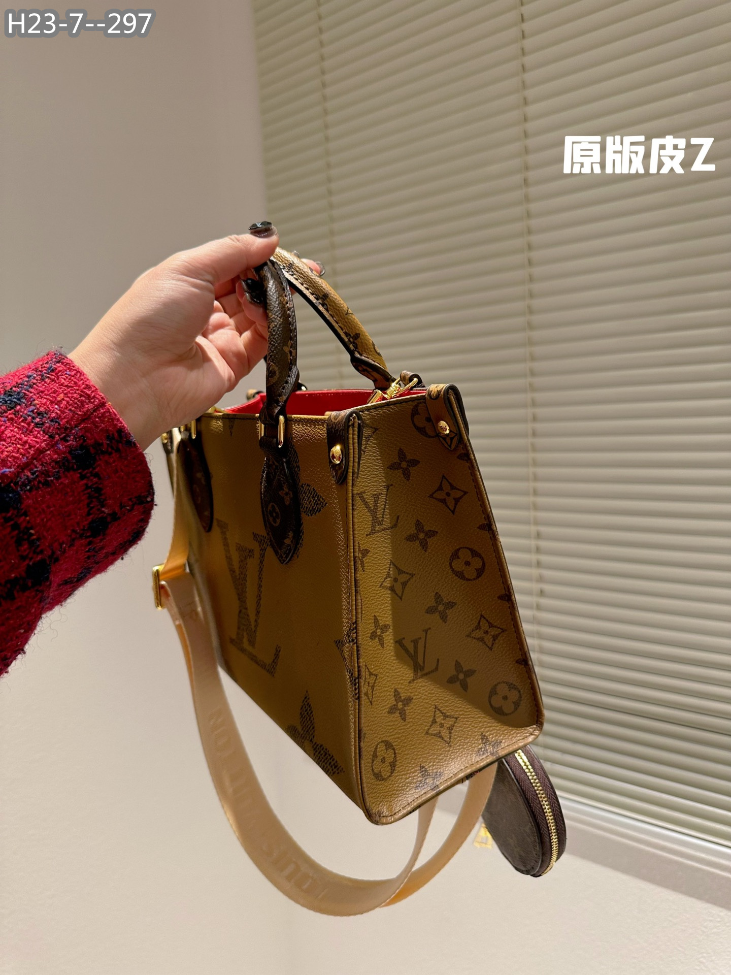 LV $65 gallery