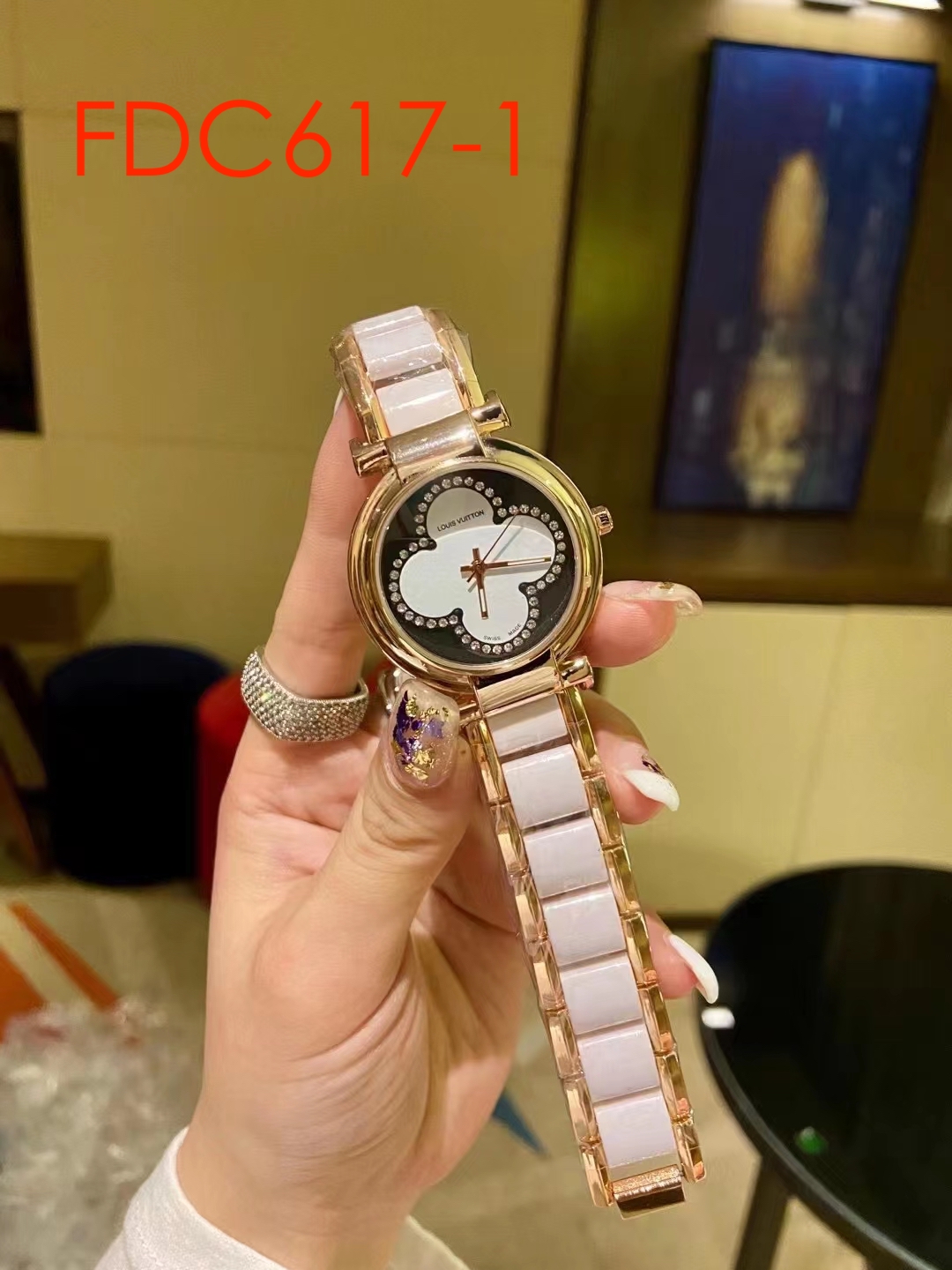 L_V  $33 gallery