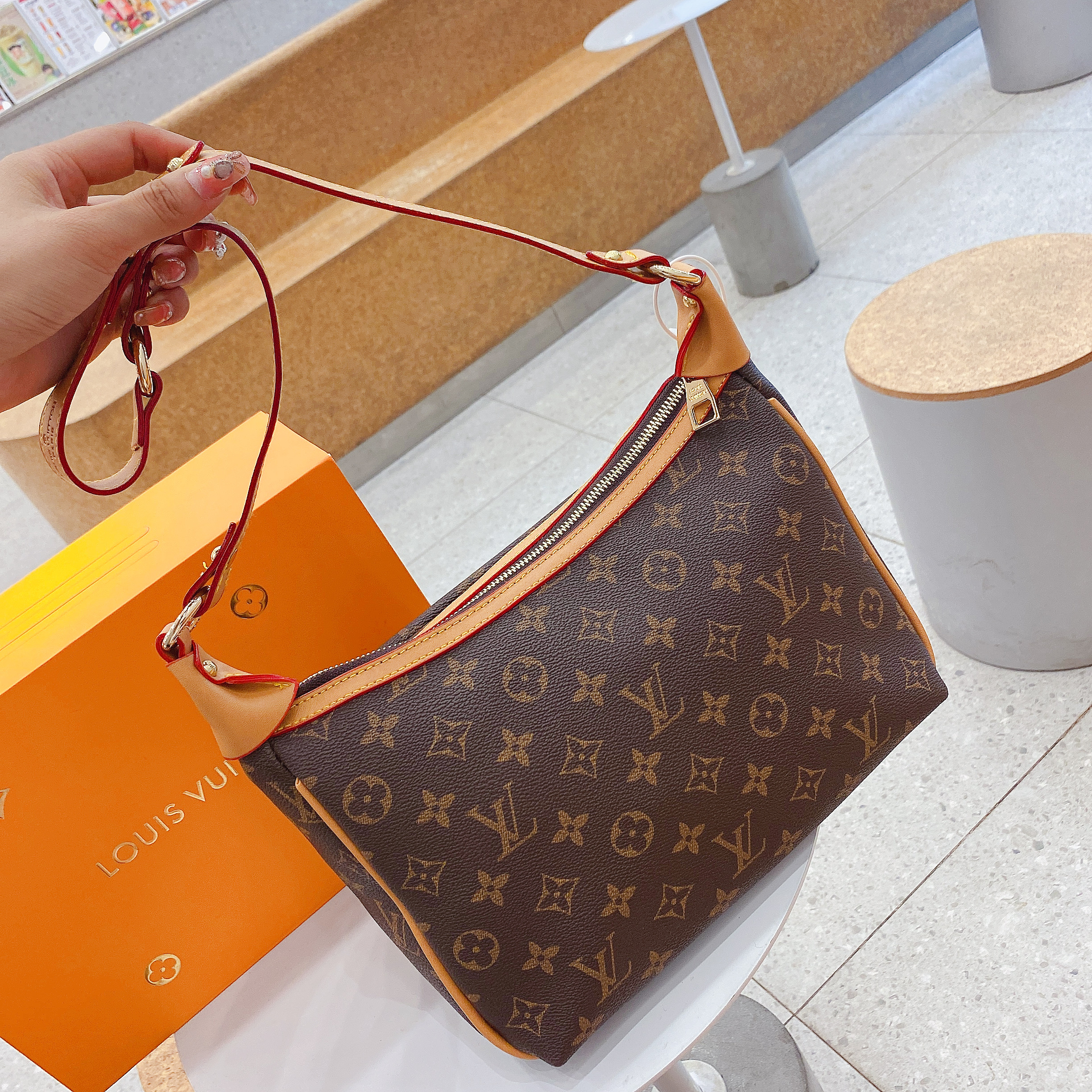 L_V $45 gallery