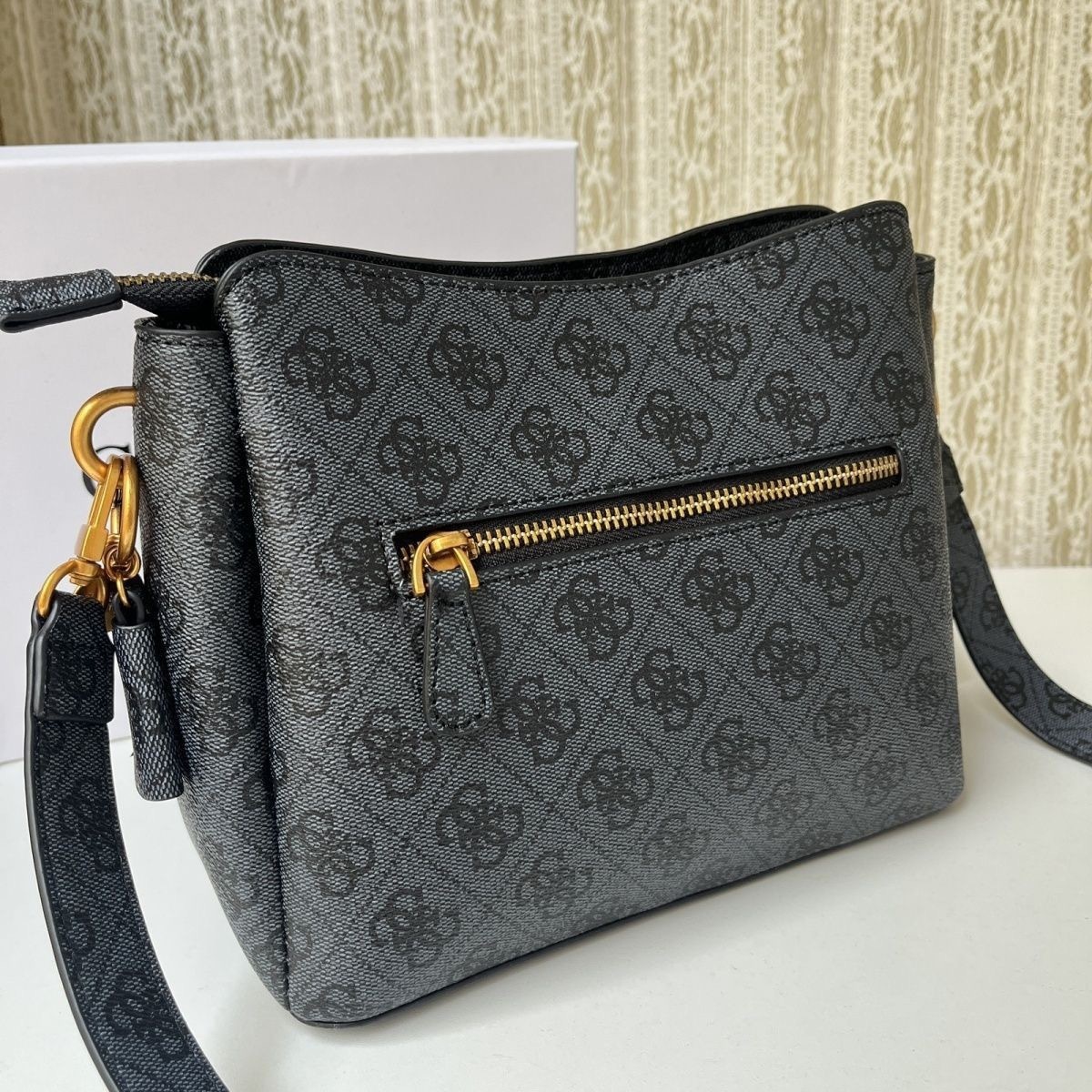 AG67580  SIZE:23*10*19CM gallery